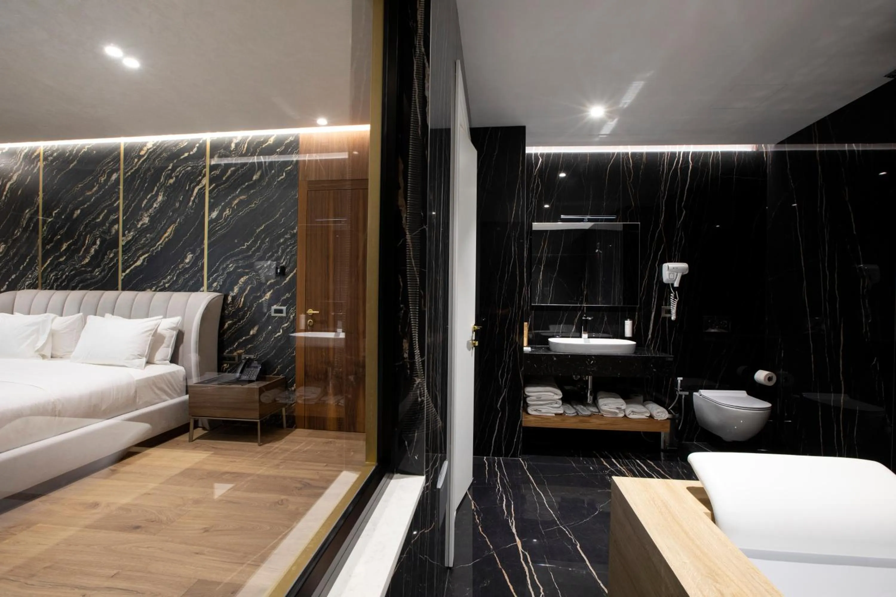 Bed in Marinaj Hotel & SPA