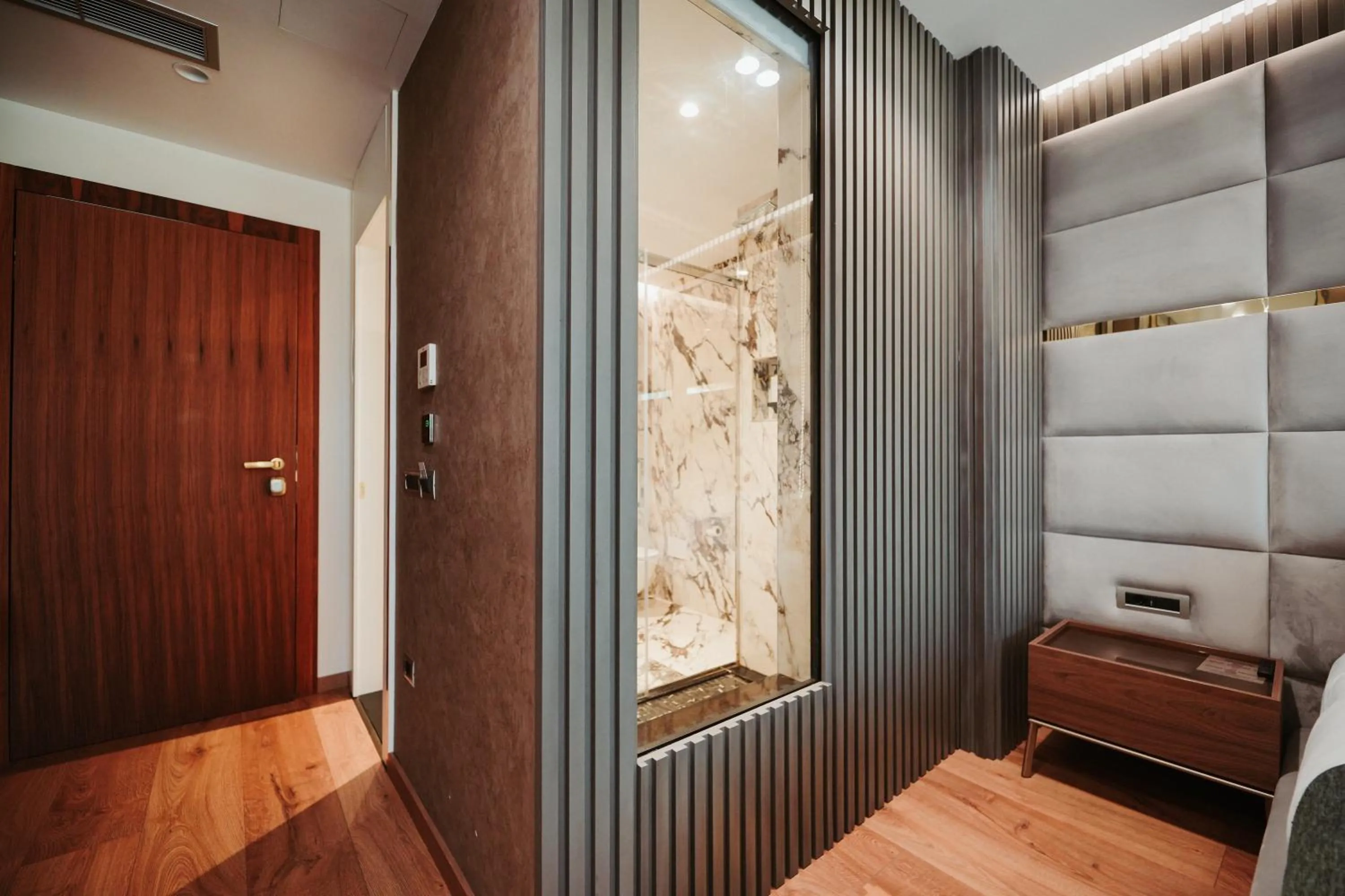 Shower in Marinaj Hotel & SPA