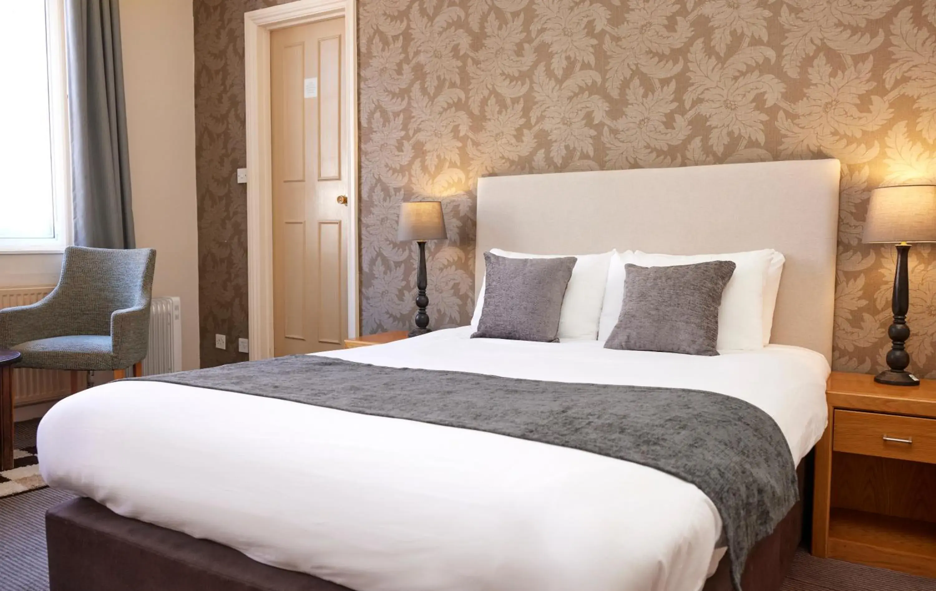Double Room in Sun Hotel by Greene King Inns Double Room in Sun Hotel by Greene King Inns