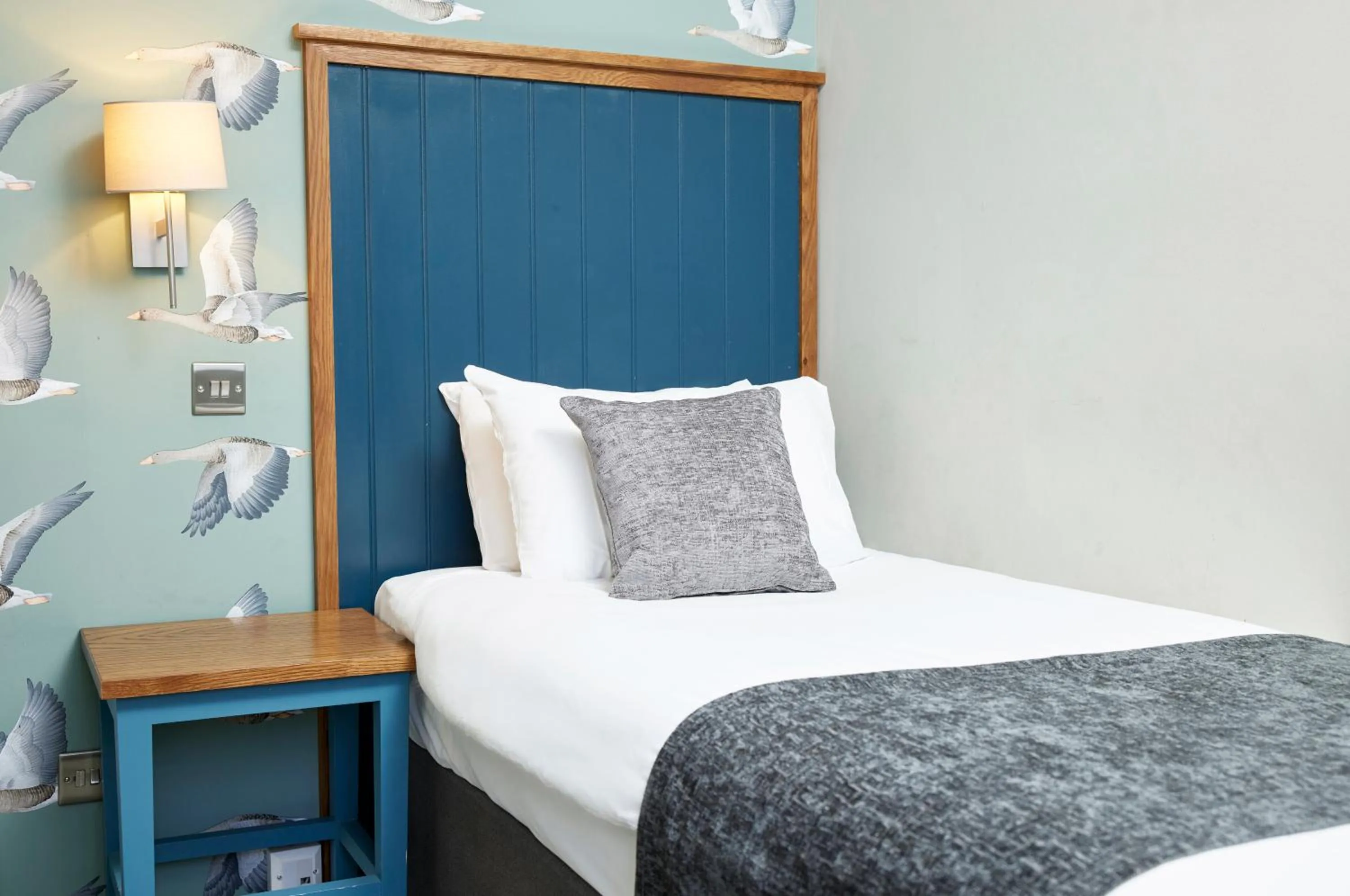 Bedroom, Bed in Sun Hotel by Greene King Inns