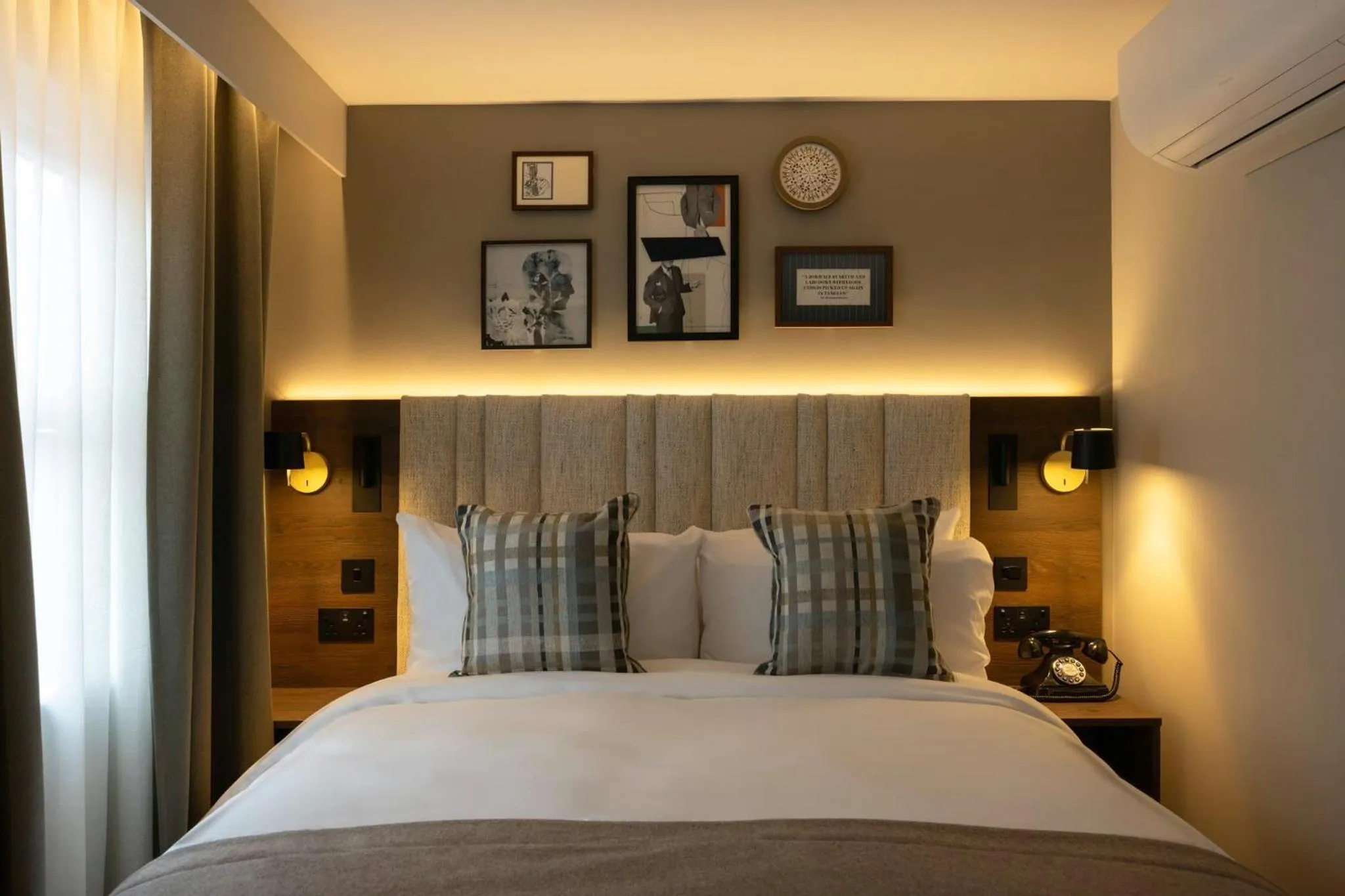 Photo of the whole room, Bed in Hotel Indigo Leeds by IHG