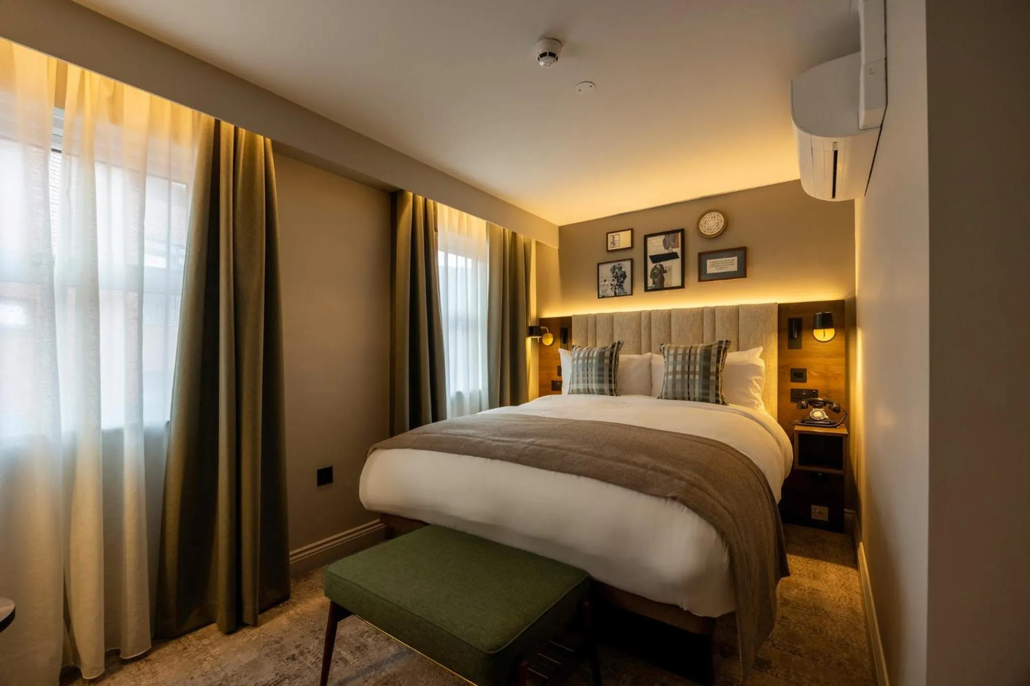 Photo of the whole room, Bed in Hotel Indigo Leeds by IHG