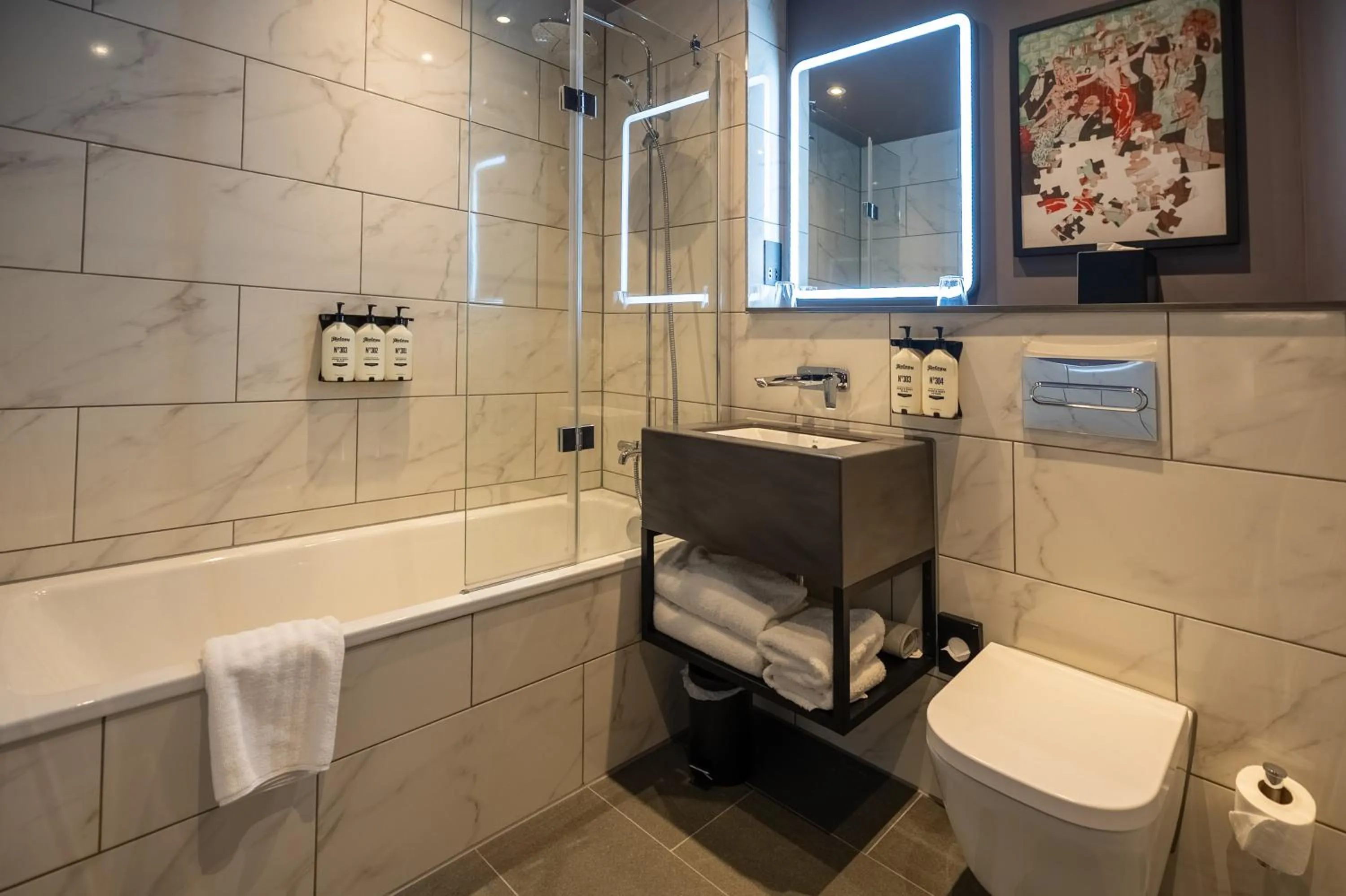 Bathroom in Hotel Indigo Leeds by IHG