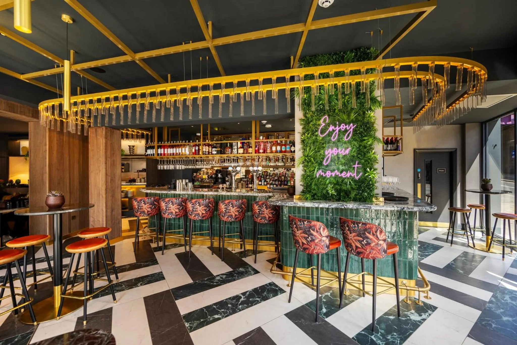 Lounge or bar in Hotel Indigo Leeds by IHG