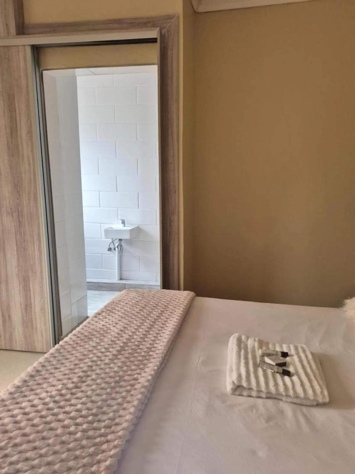 Jate Guest House