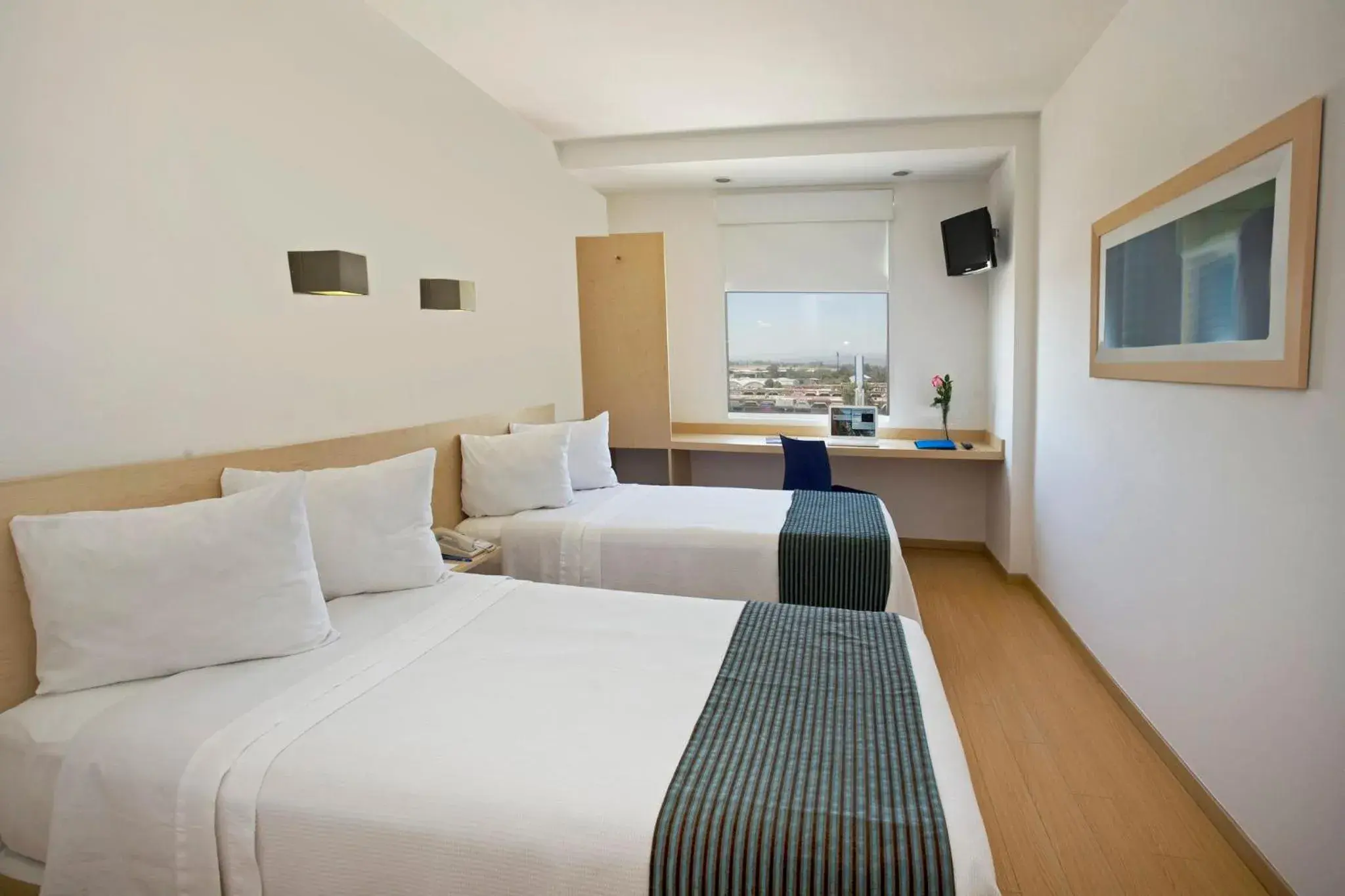 Photo of the whole room, Bed in One Aguascalientes Sur Photo of the whole room, Bed in One Aguascalientes Sur