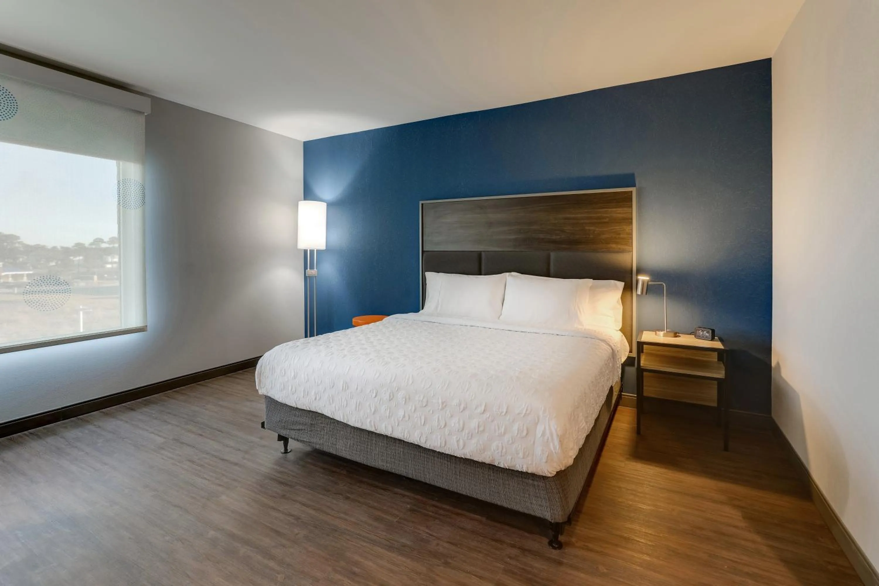 Bedroom, Bed in Tru By Hilton Leland Wilmington