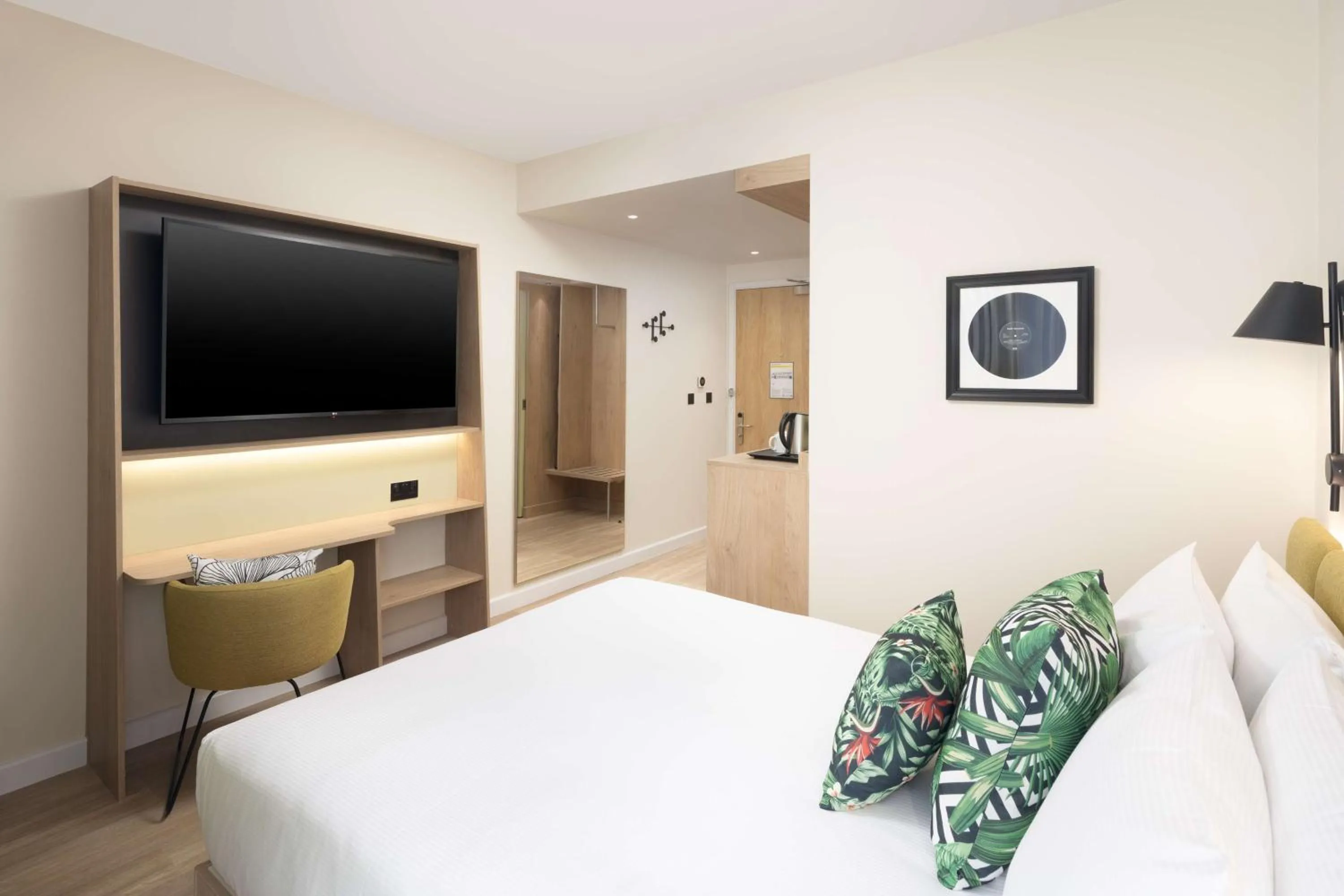 Bed in Hampton By Hilton London Old Street