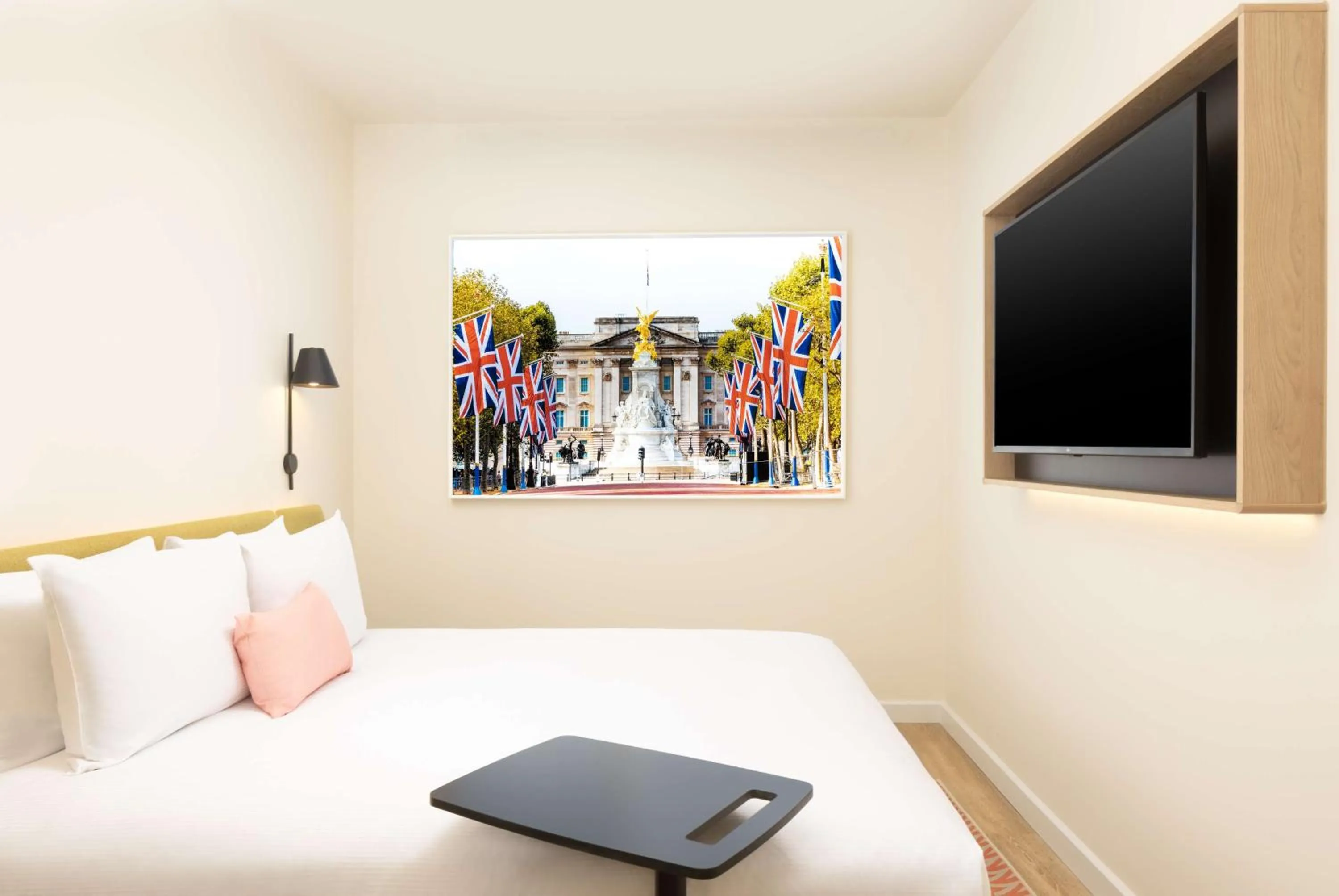 Bed in Hampton By Hilton London Old Street