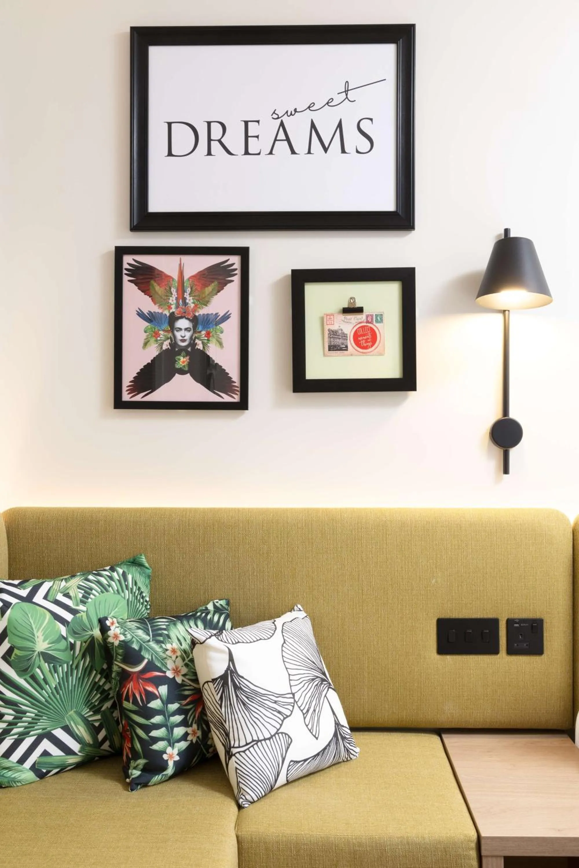 Living room in Hampton By Hilton London Old Street