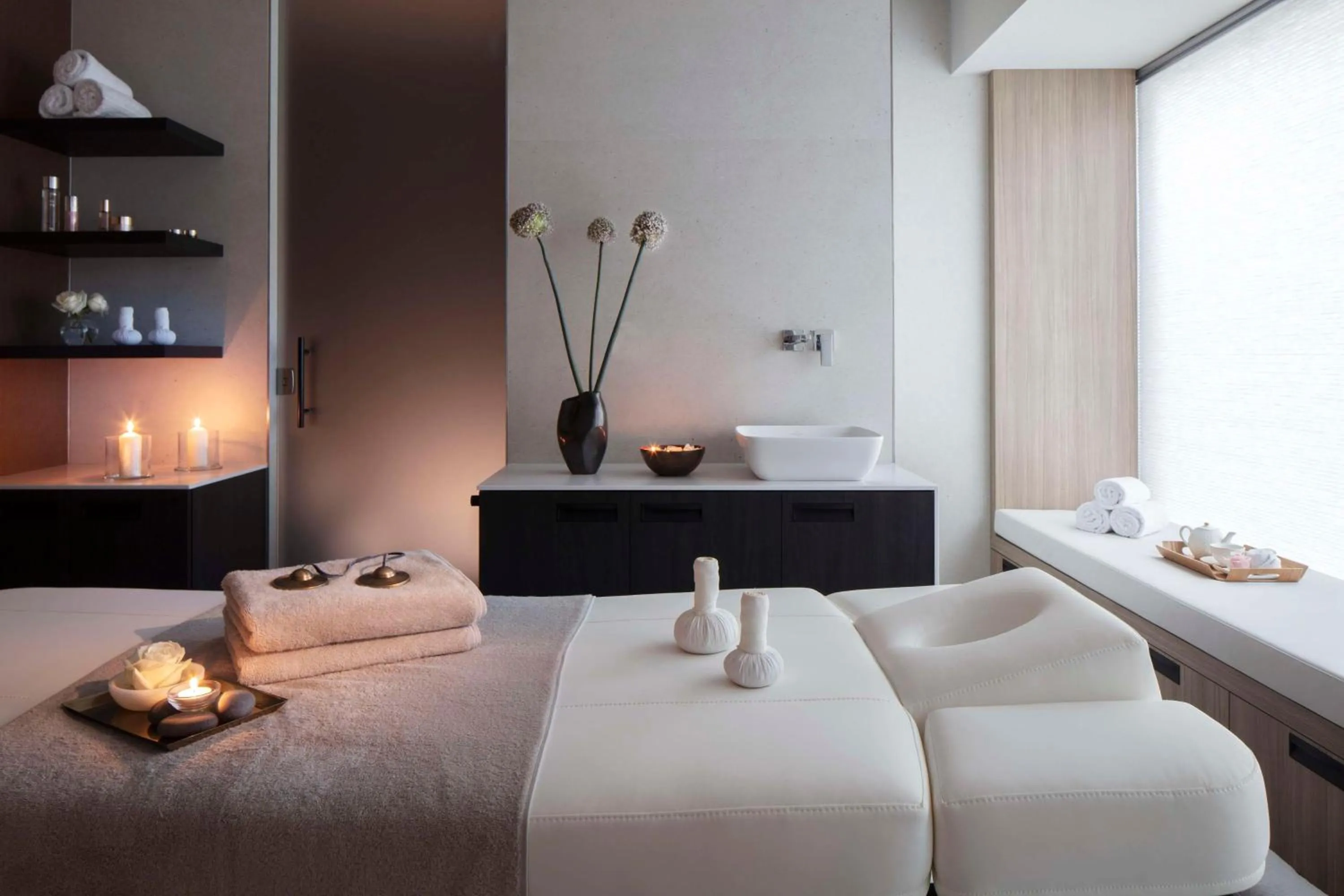 Spa and wellness centre/facilities, Bed in Anantara Grand Hotel Krasnapolsky Amsterdam