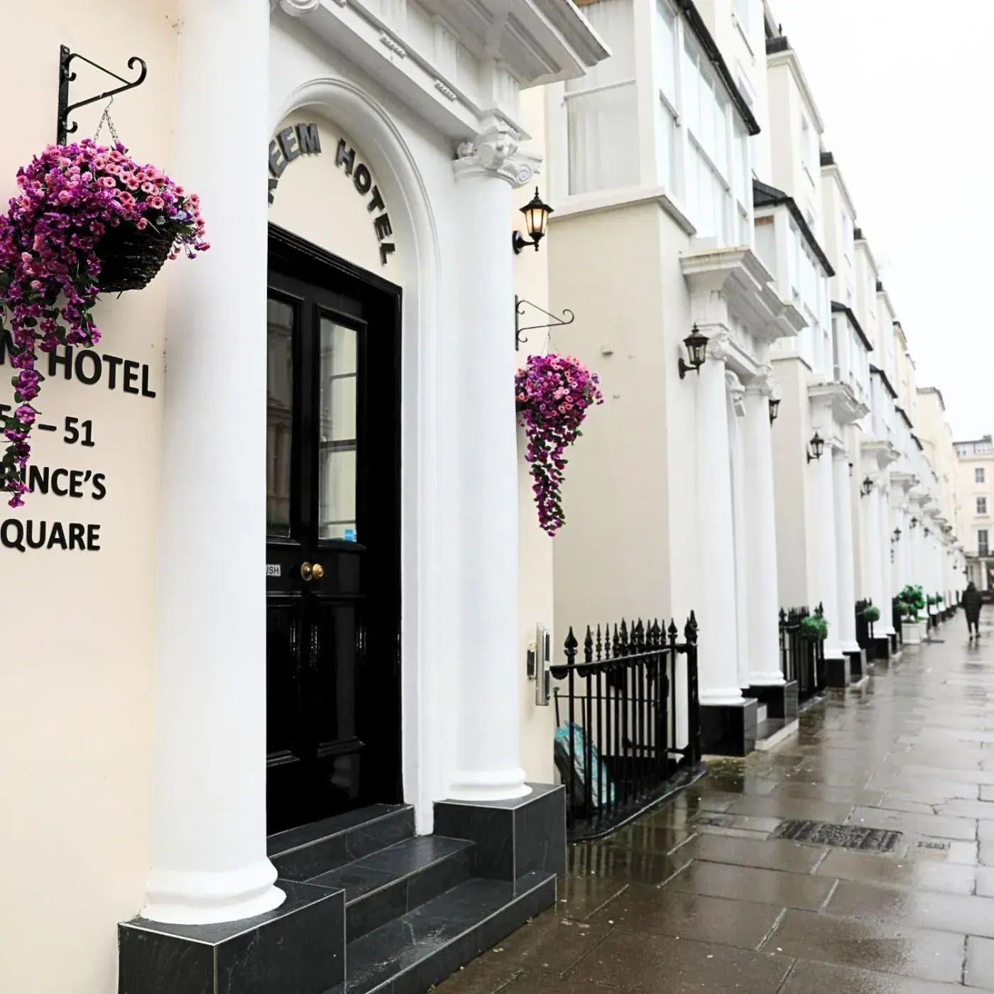 Property building in Reem Hotel Property building in Reem Hotel