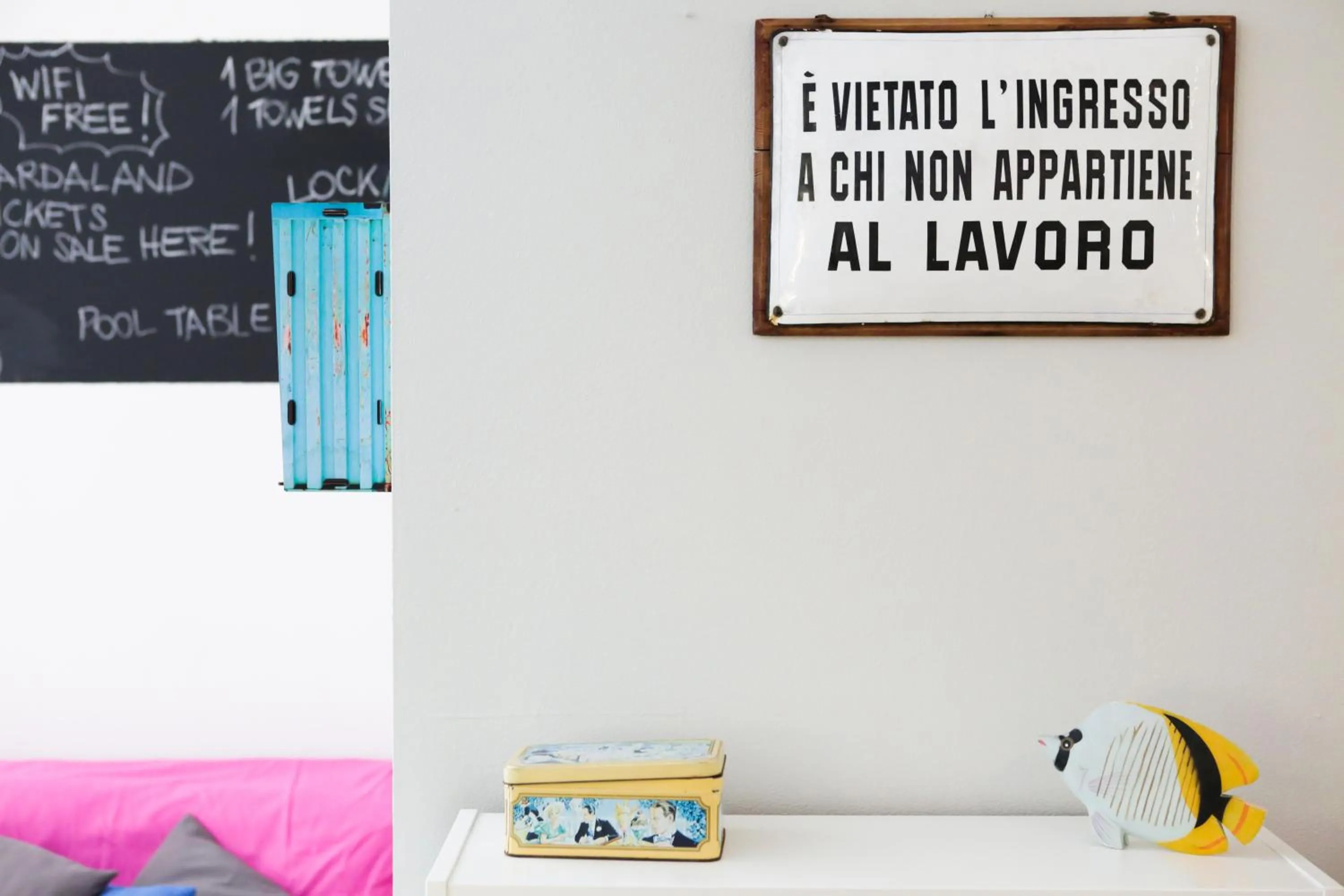 Logo/Certificate/Sign in Ostello Meet Gardalake Hostel