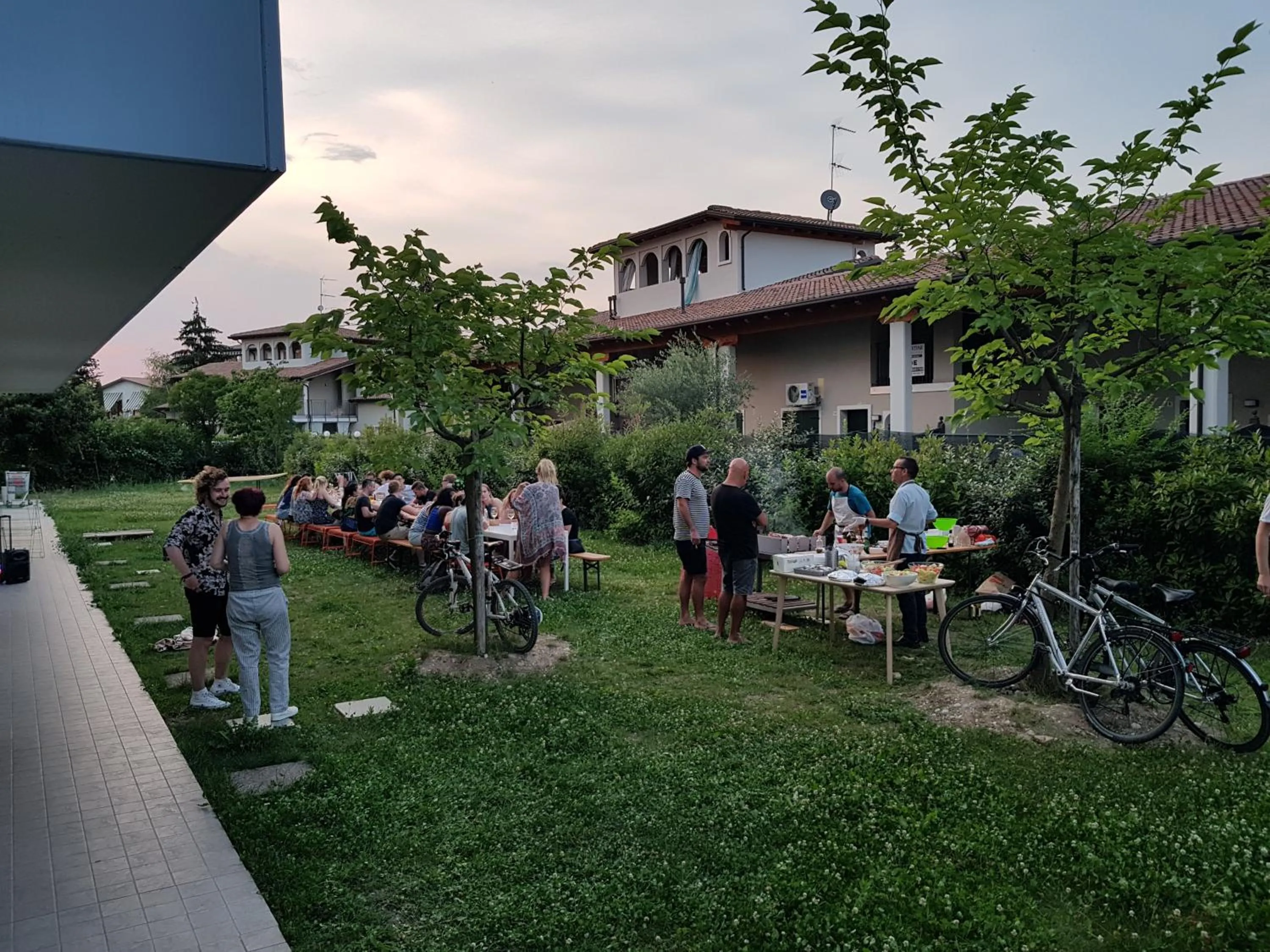 BBQ facilities in Ostello Meet Gardalake Hostel