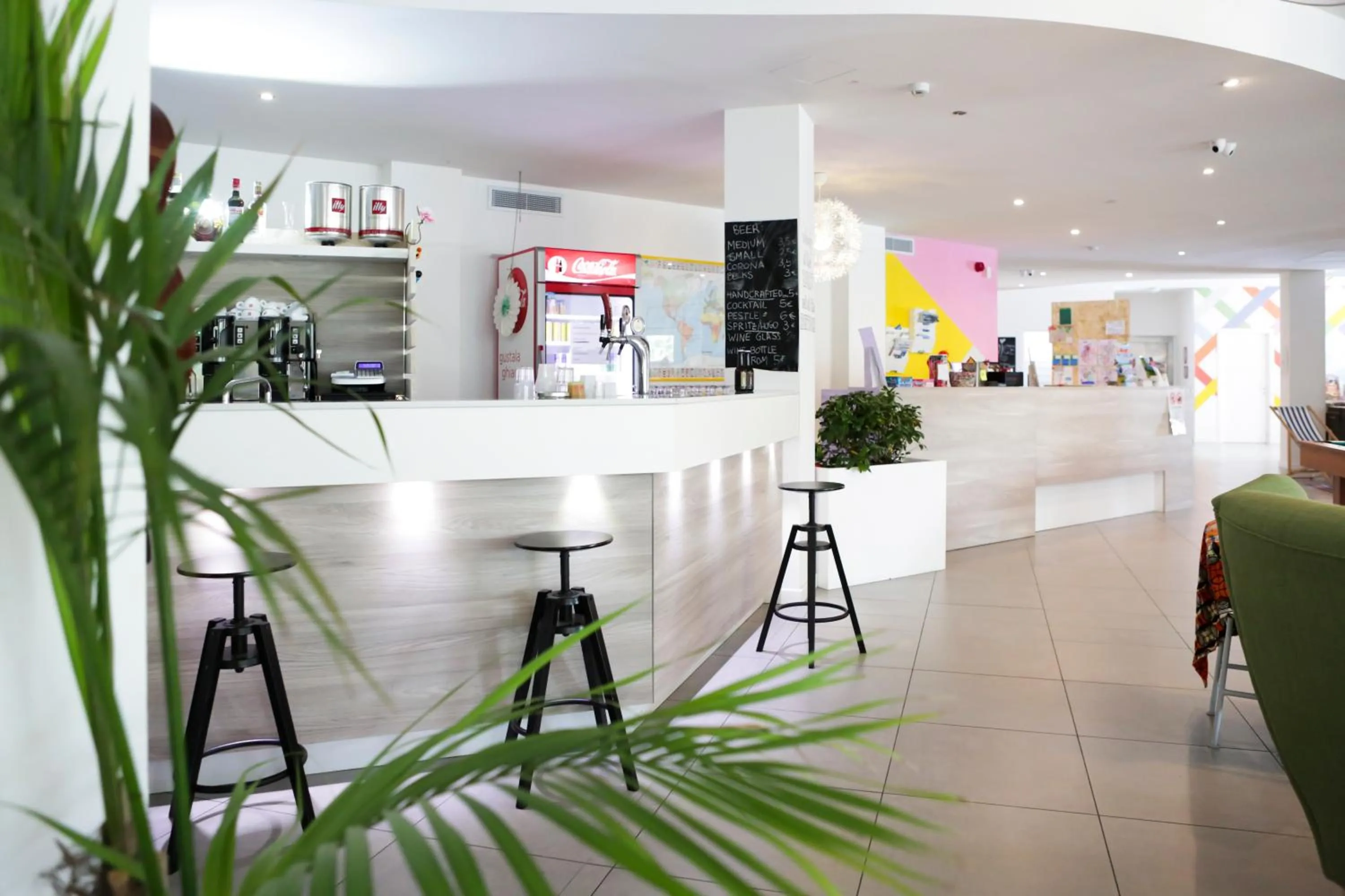 Lounge or bar in Ostello Meet Gardalake Hostel