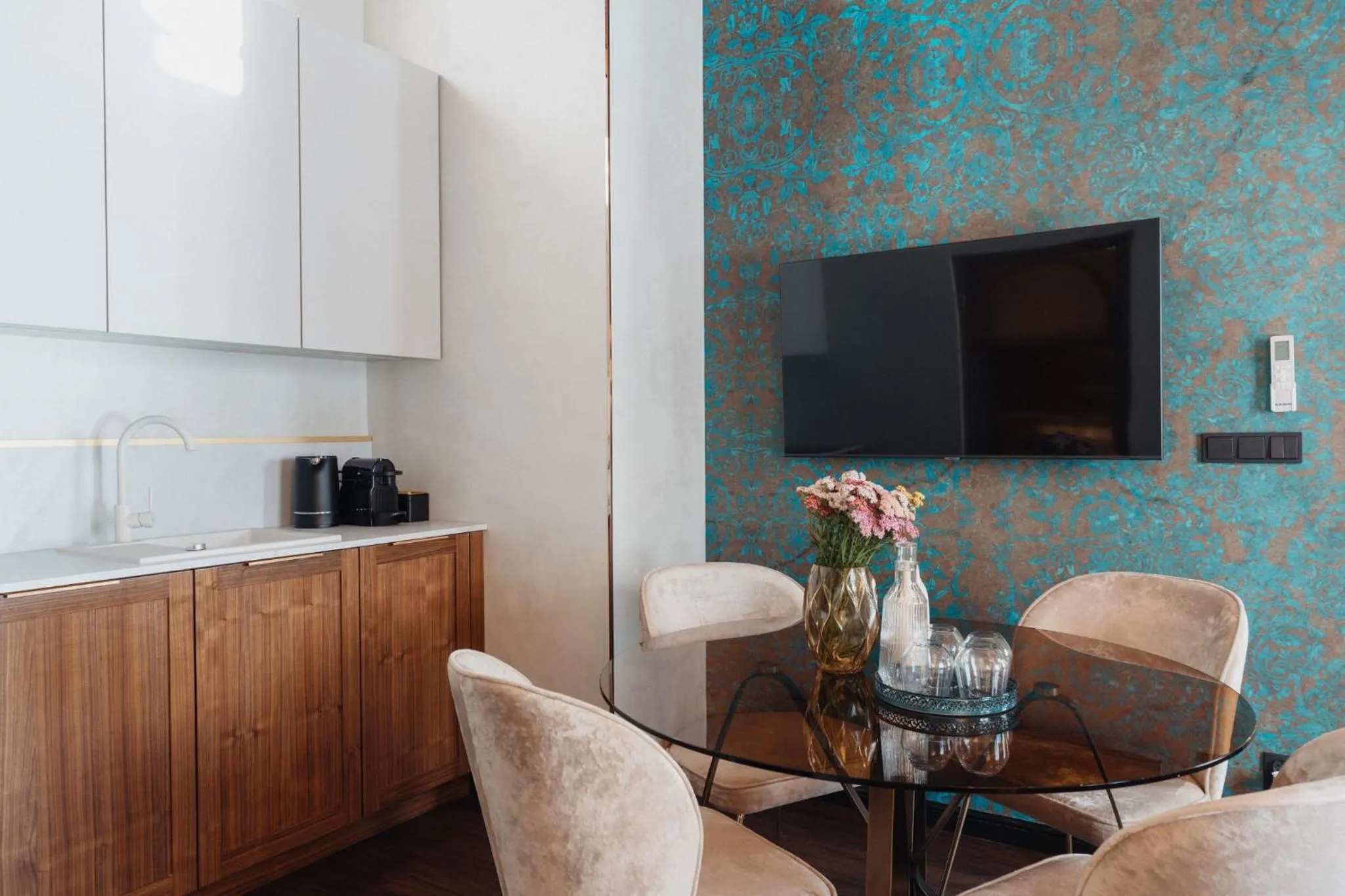 TV and multimedia in Cu Residence - LoftAffair Spa Collection