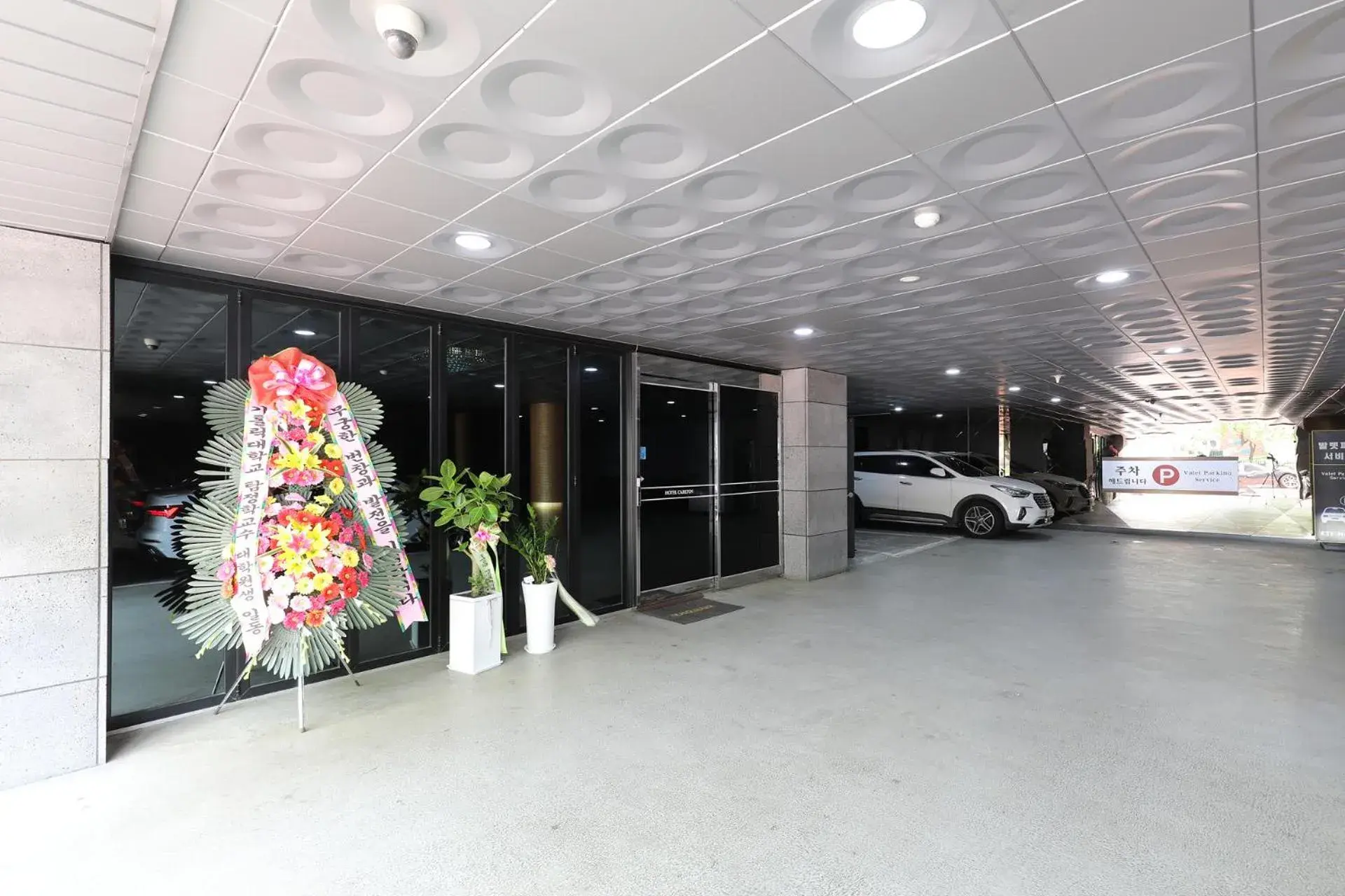 Property building in Carlton Hotel Property building in Carlton Hotel