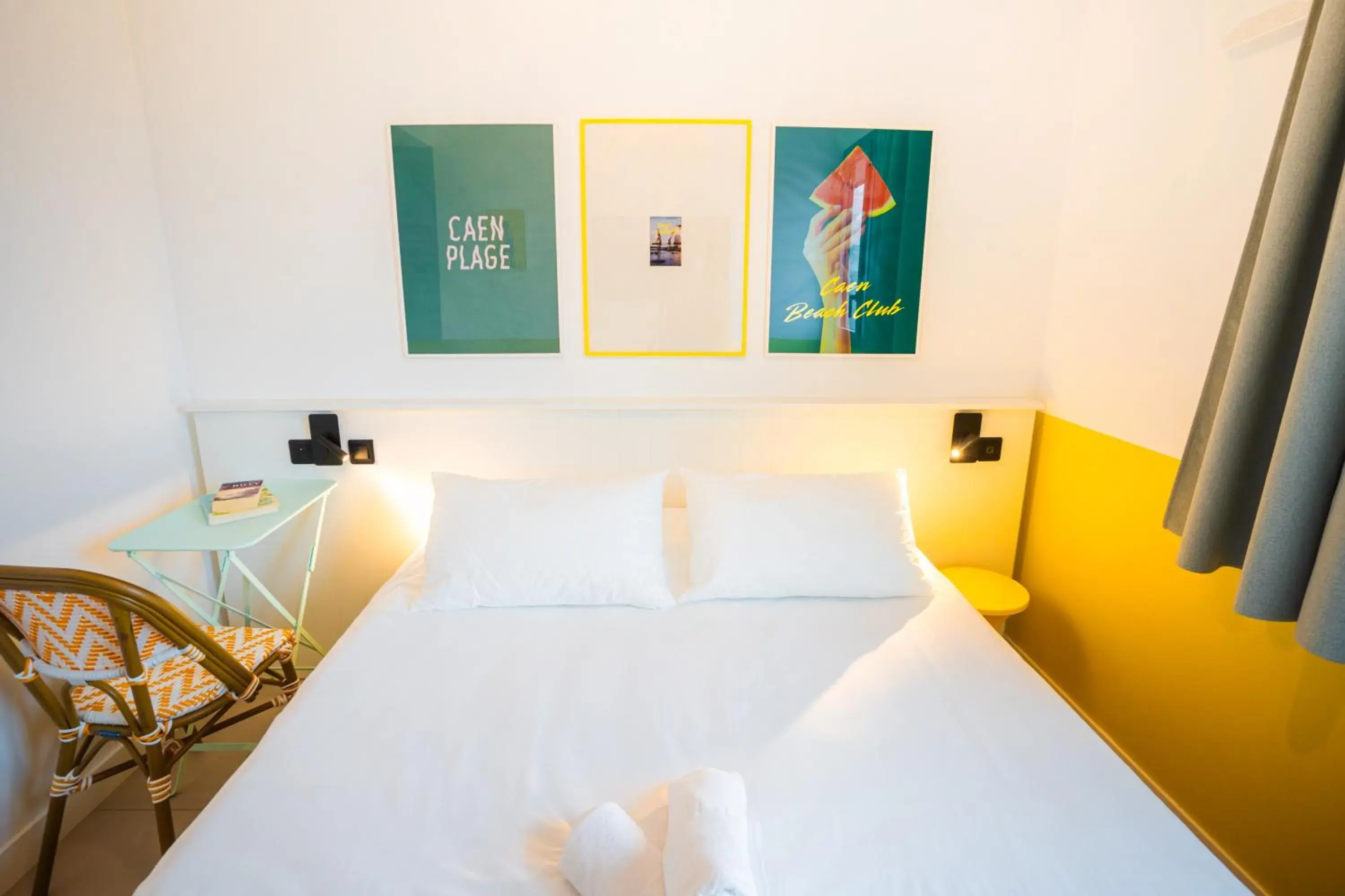 Bed in The People Caen Bed in The People Caen