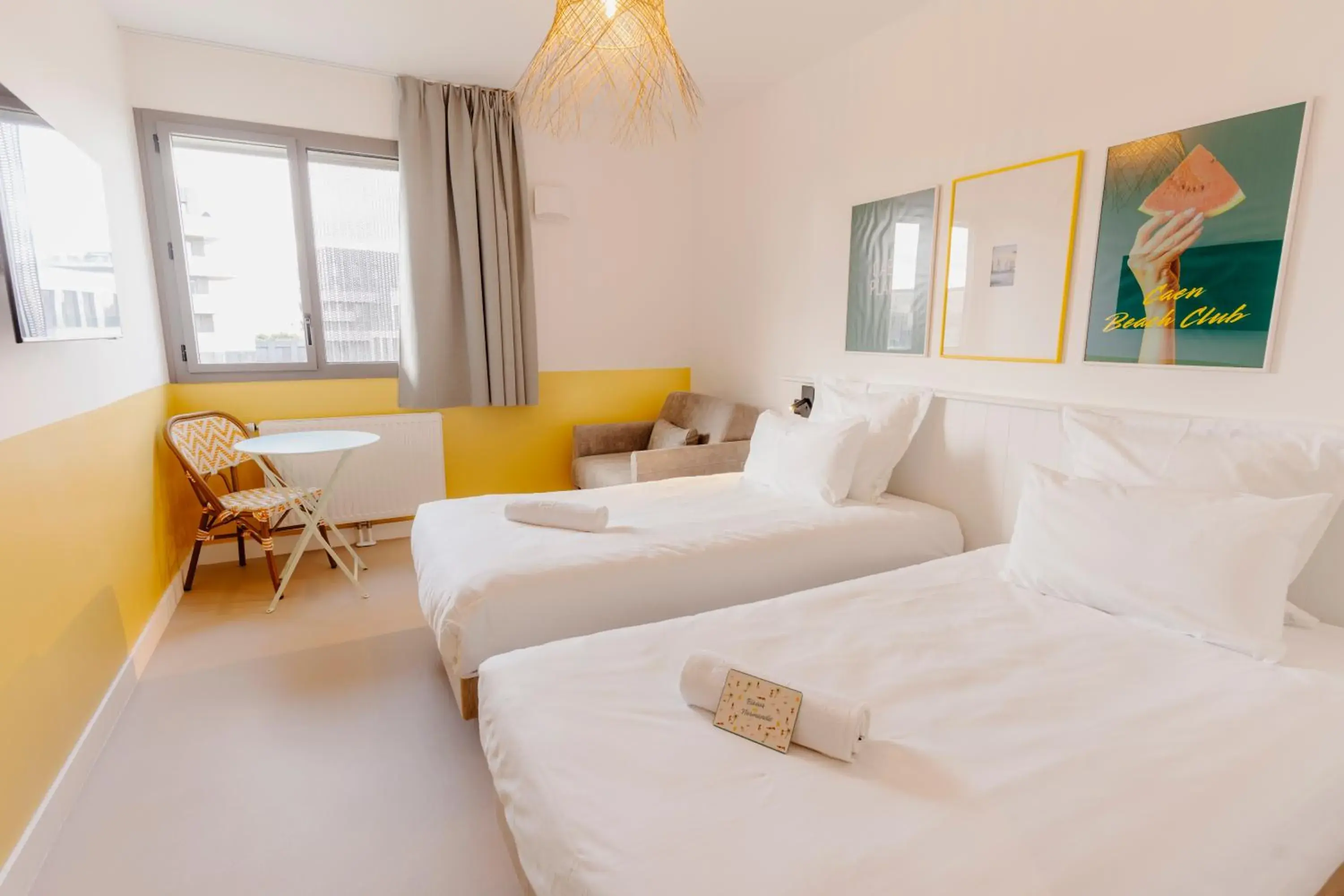 Bed in The People Caen Bed in The People Caen