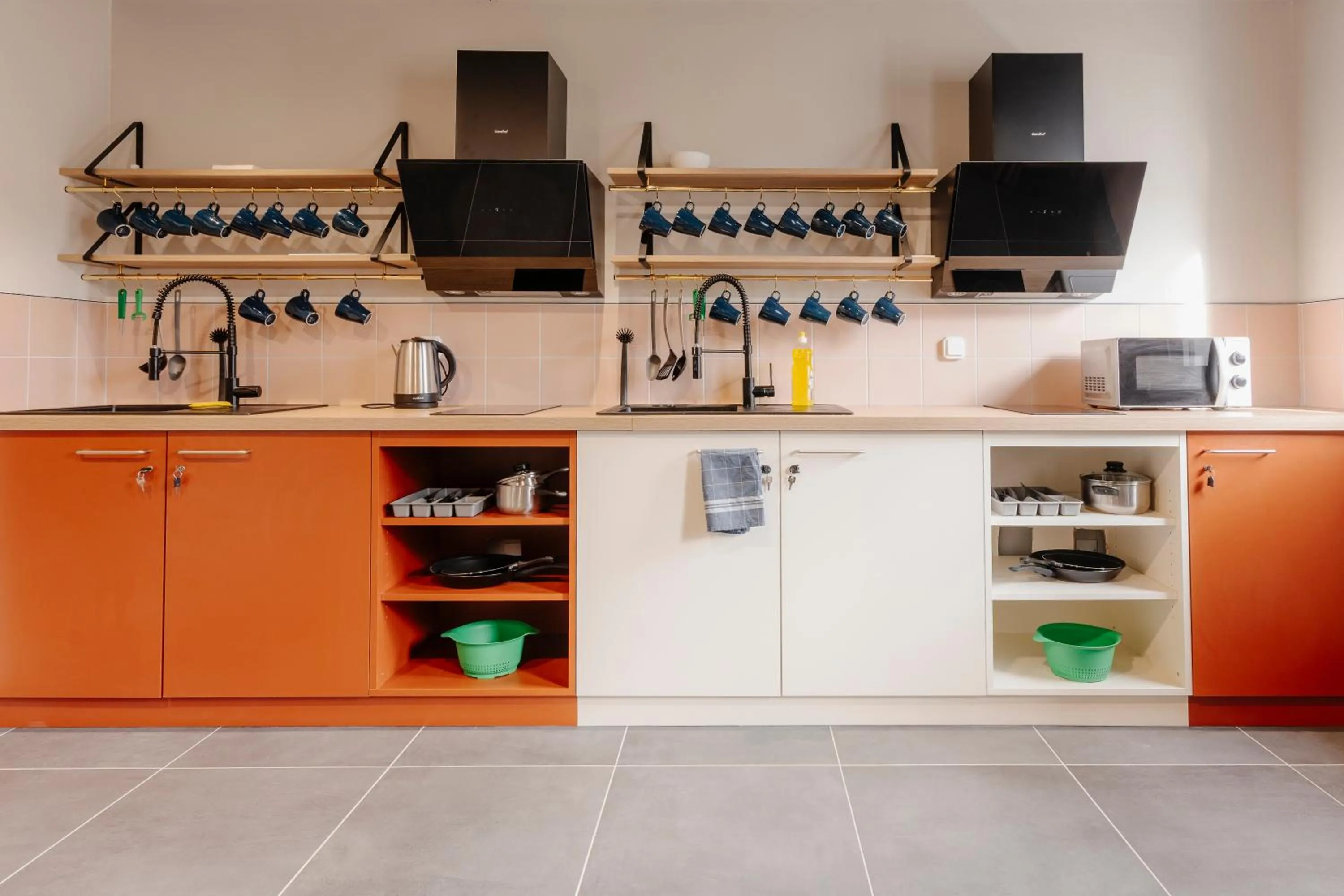 Kitchen or kitchenette in The People Caen