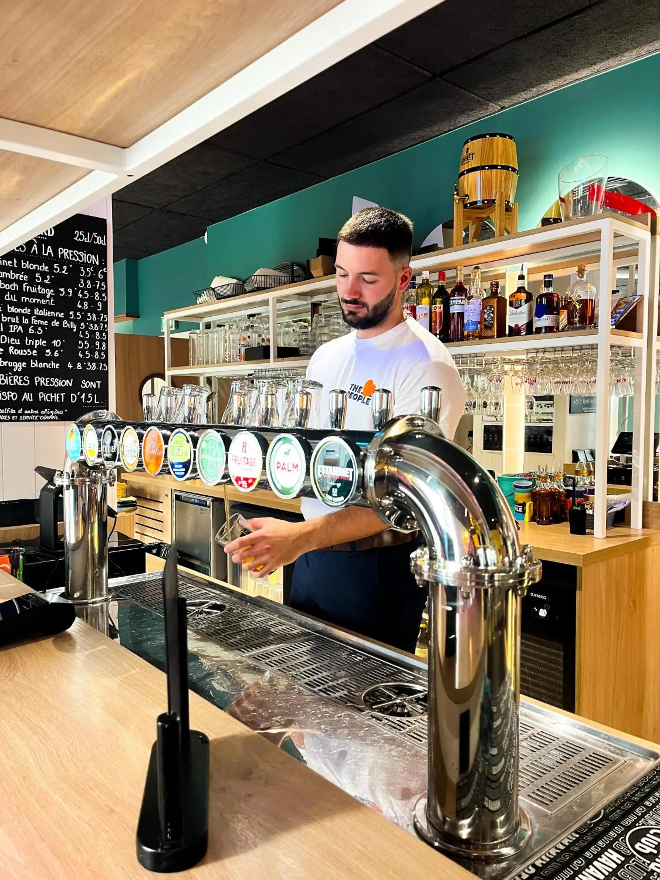 Lounge or bar in The People Caen Lounge or bar in The People Caen