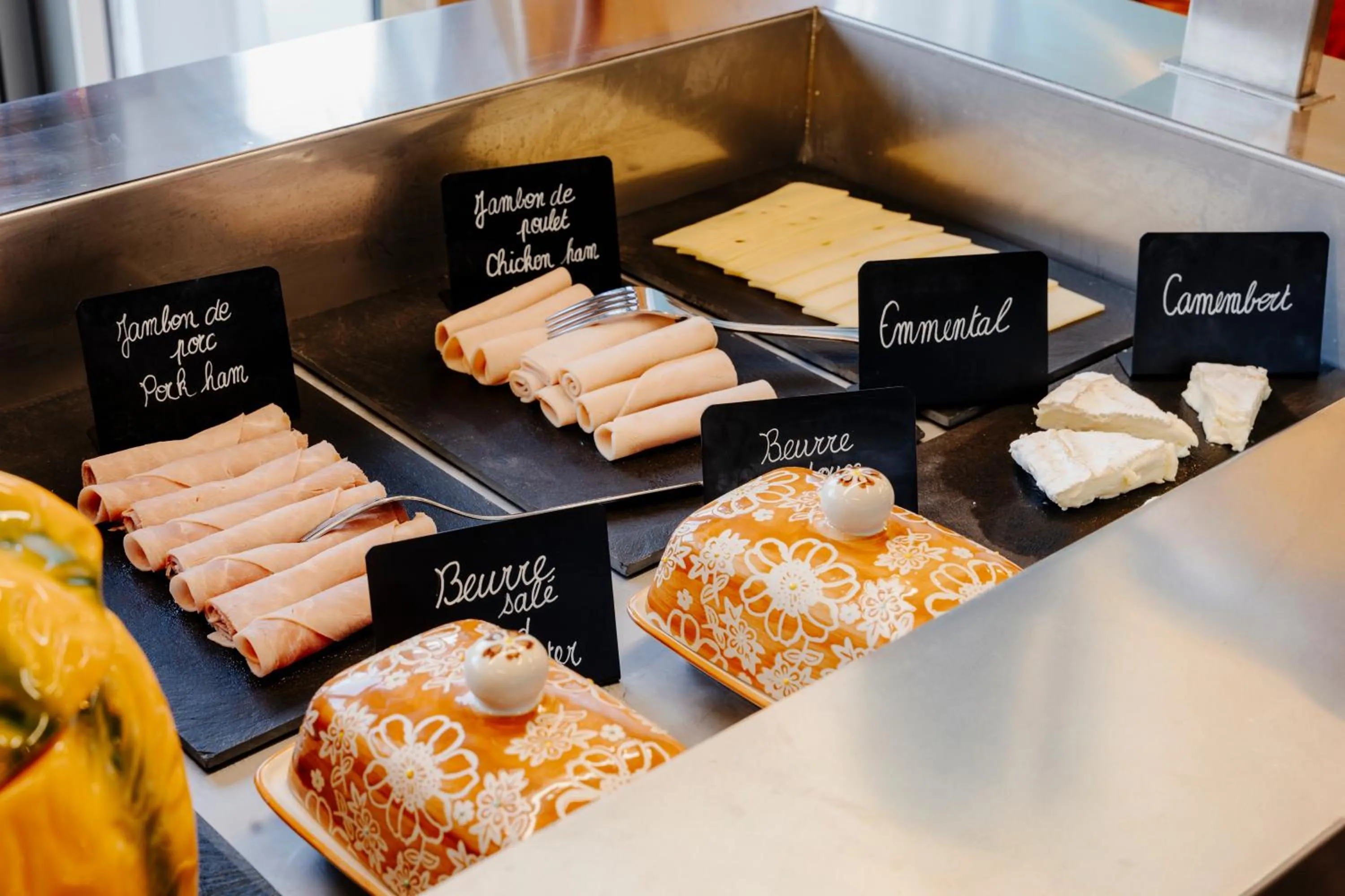 Breakfast in The People Caen