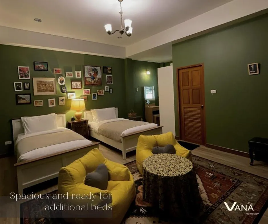 Deluxe Twin Room in VANA Homestay