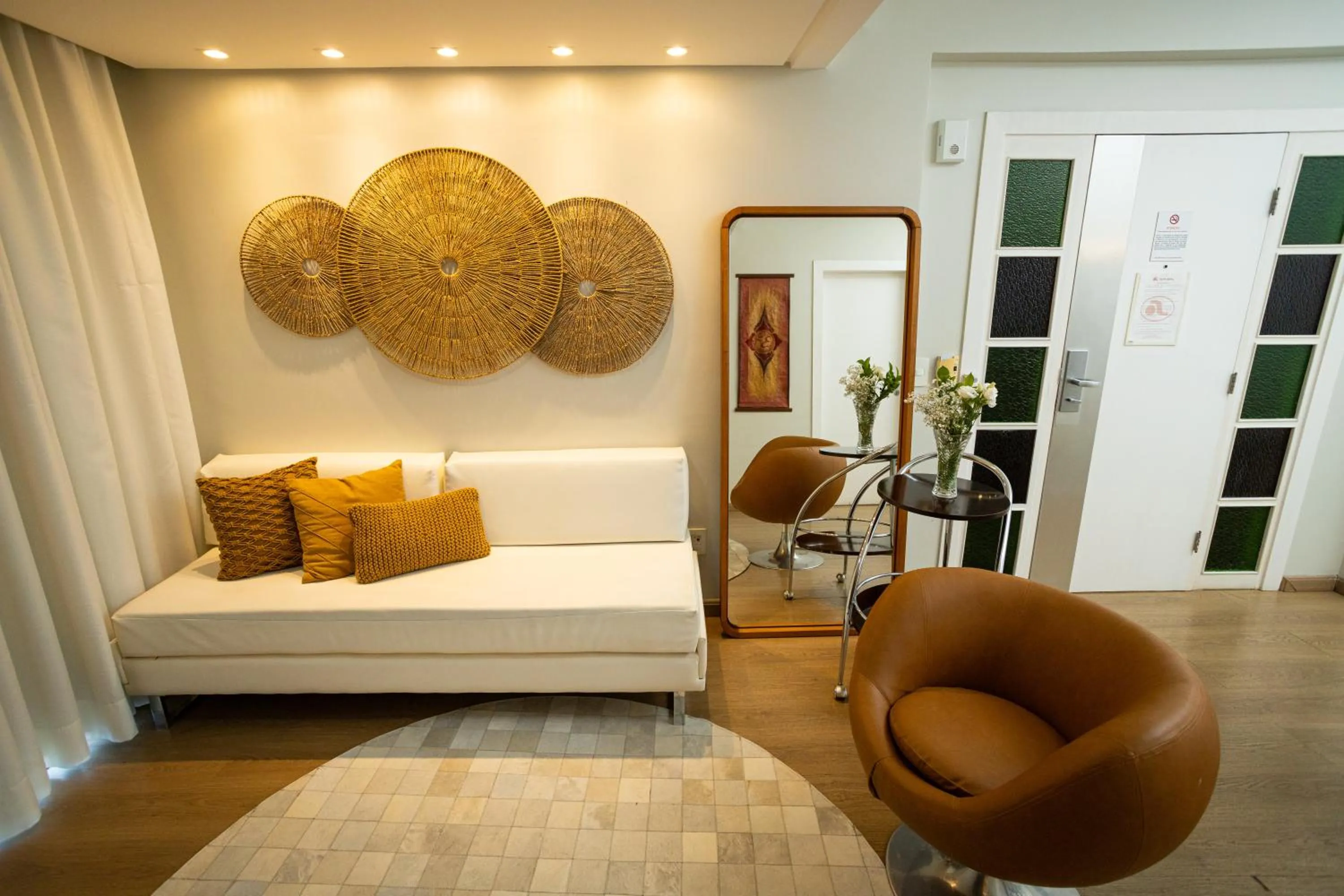 Living room in Alfa Hotel