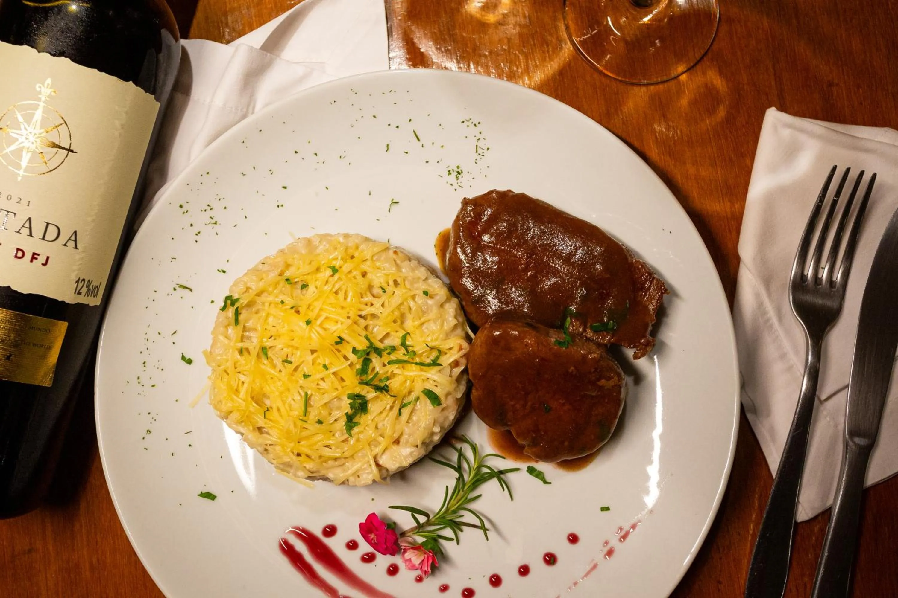 Food and drinks in Alfa Hotel