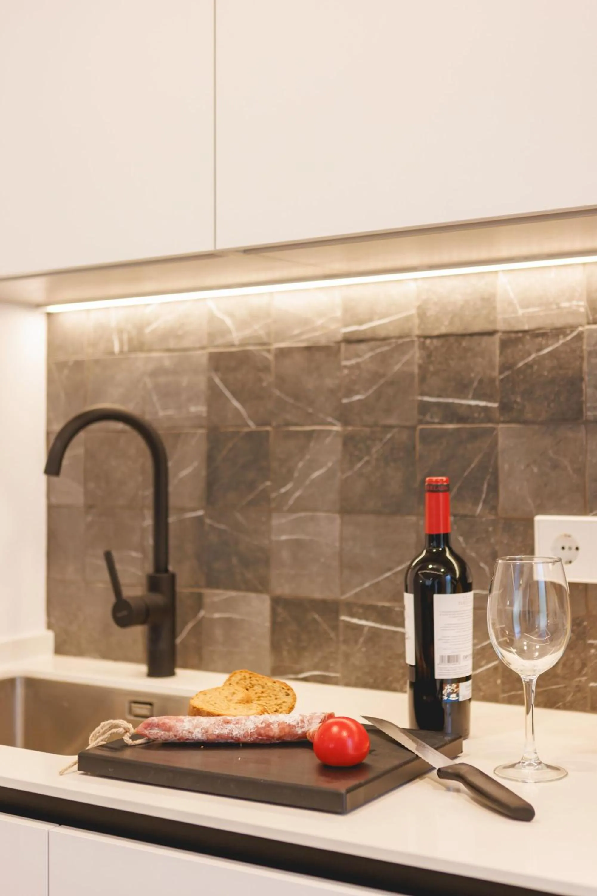 Kitchen or kitchenette in Bravissimo Devesa, 3 bedrooms and near the parc