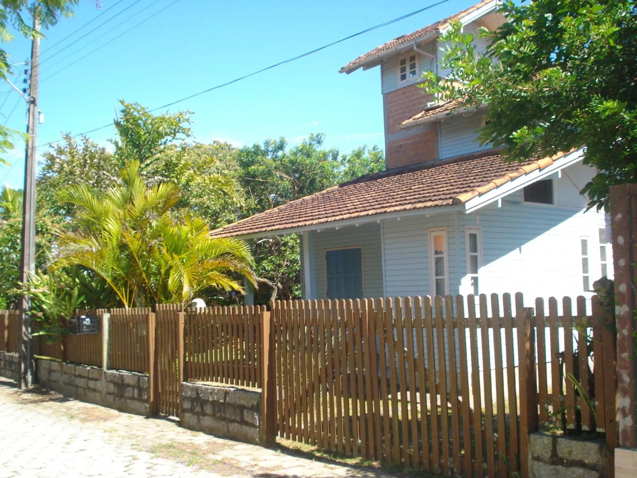 Property building in Casa Guarda do Embaú