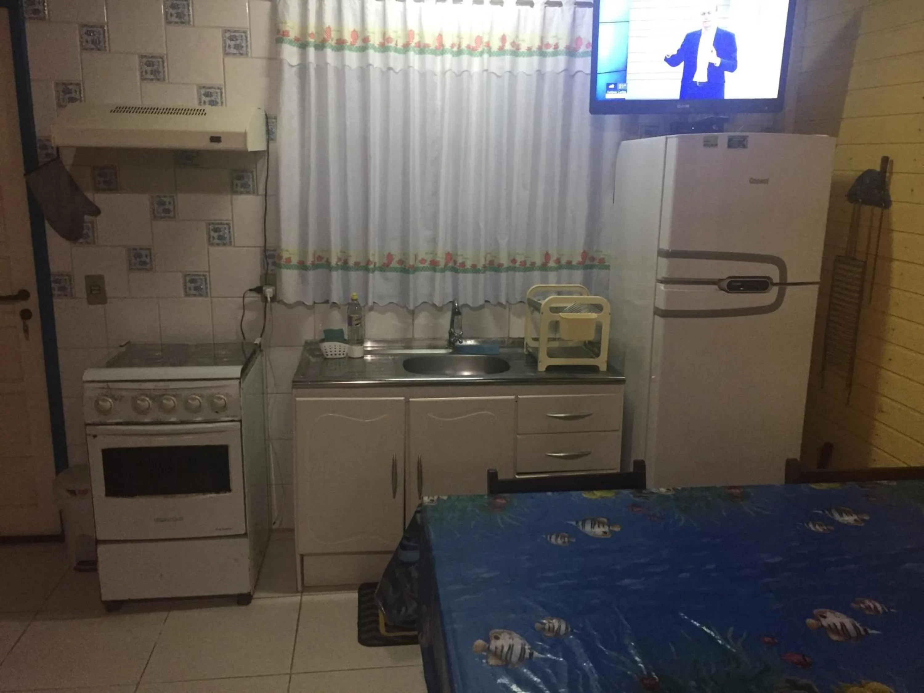 Kitchen or kitchenette, Bed in Casa Guarda do Embaú