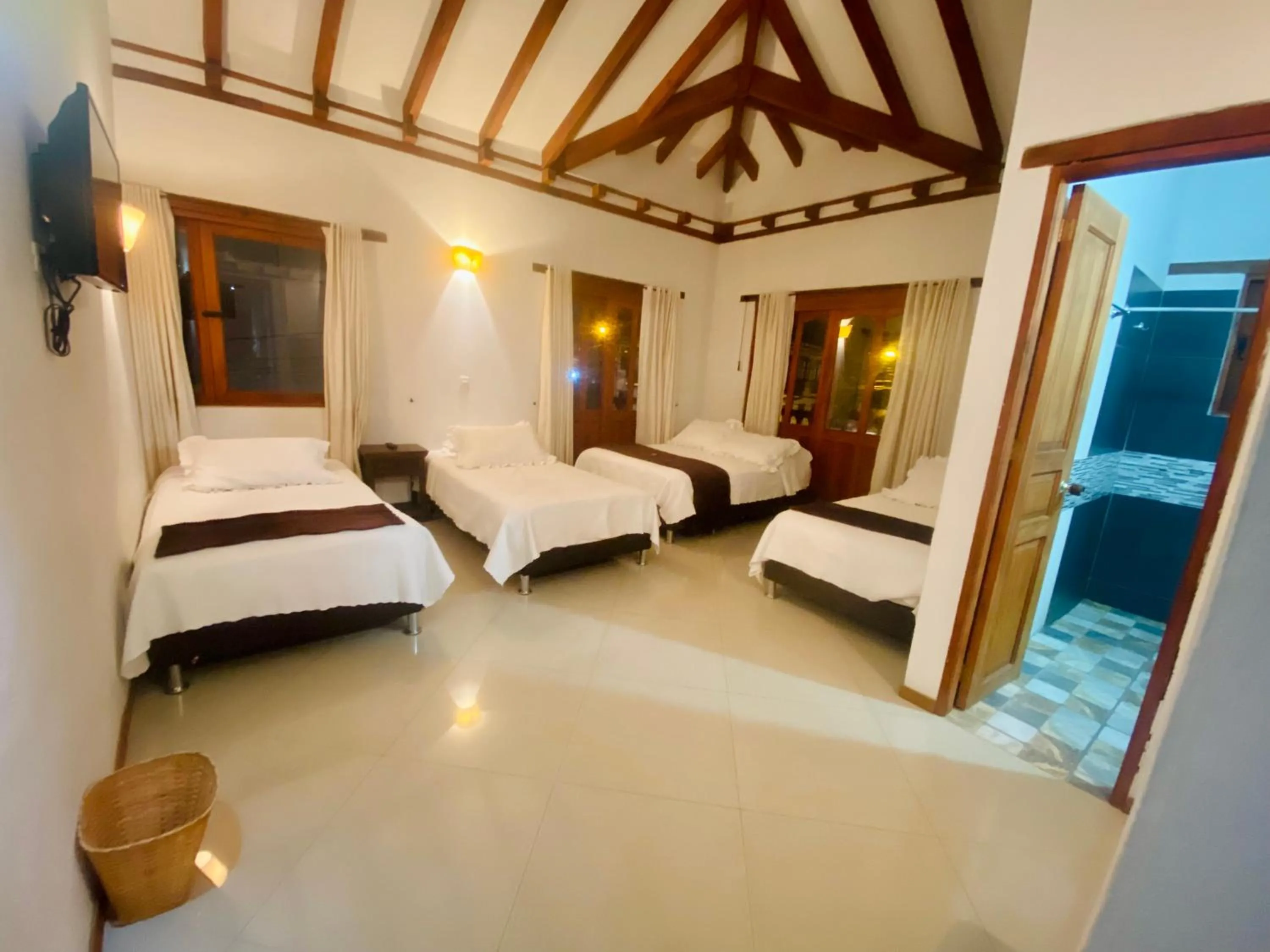 Standard Family Room in Hotel Oasis de la villa