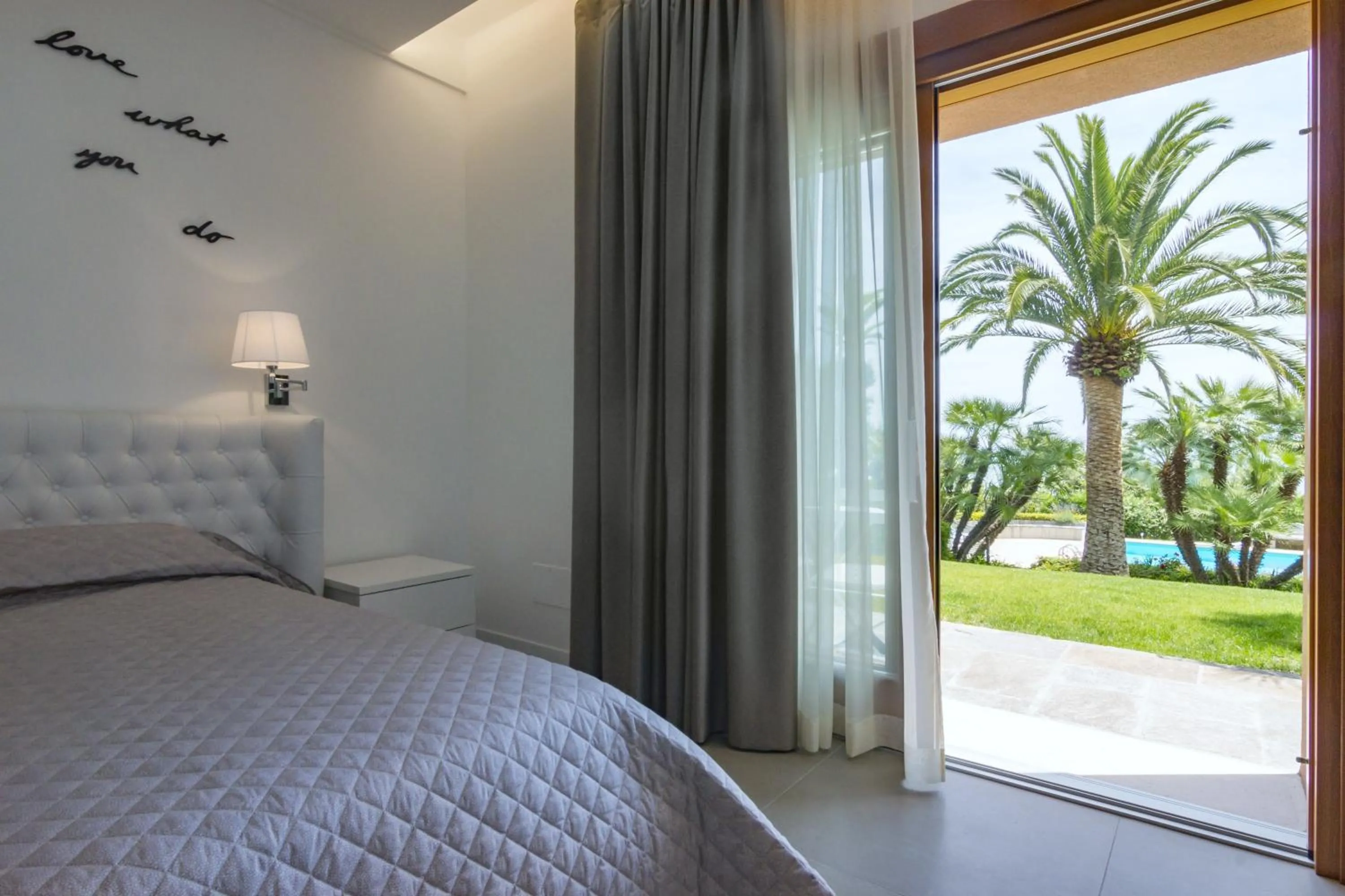 Bed in Villa Capodarco B&B
