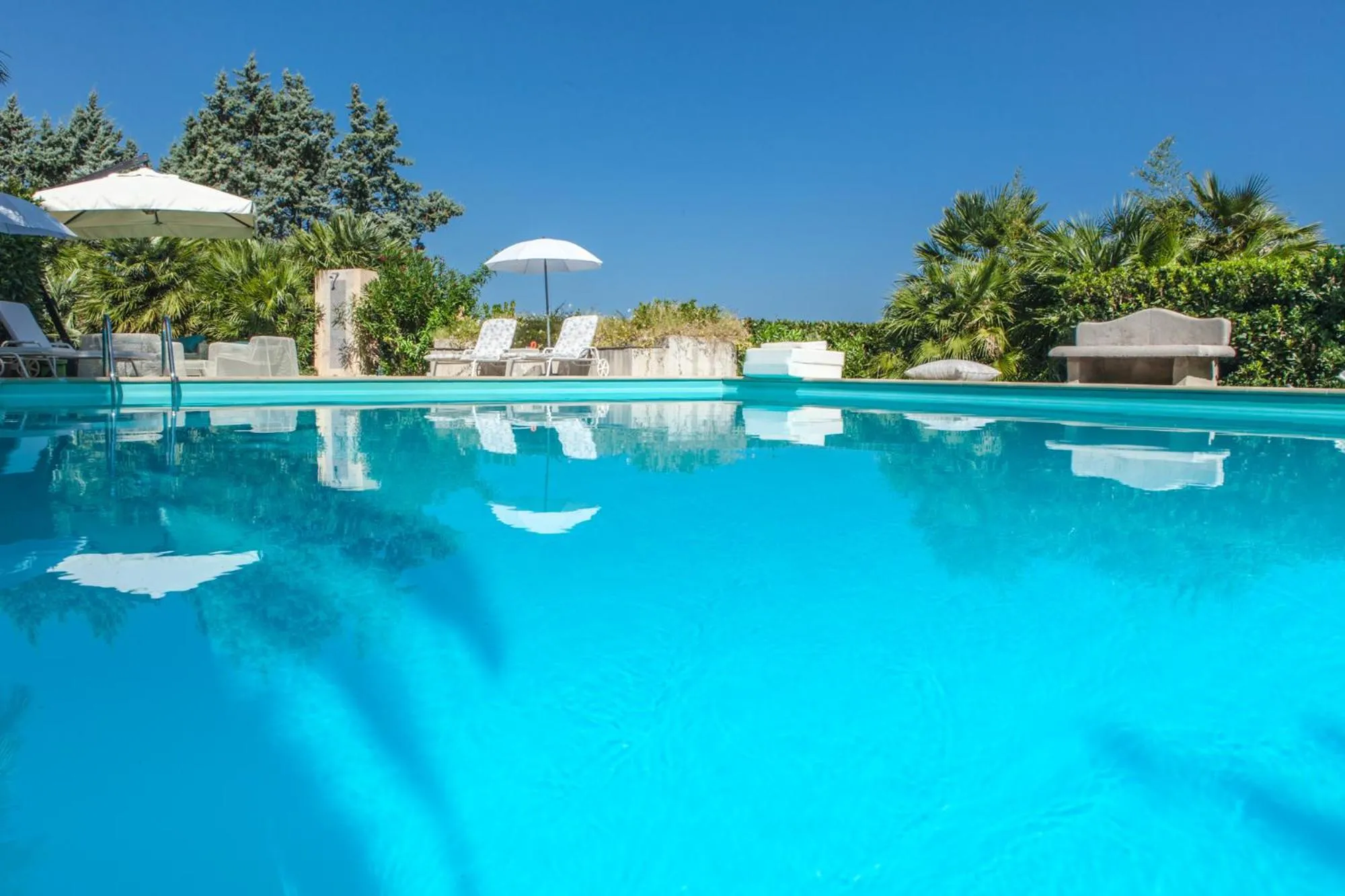 Swimming pool in Villa Capodarco B&B