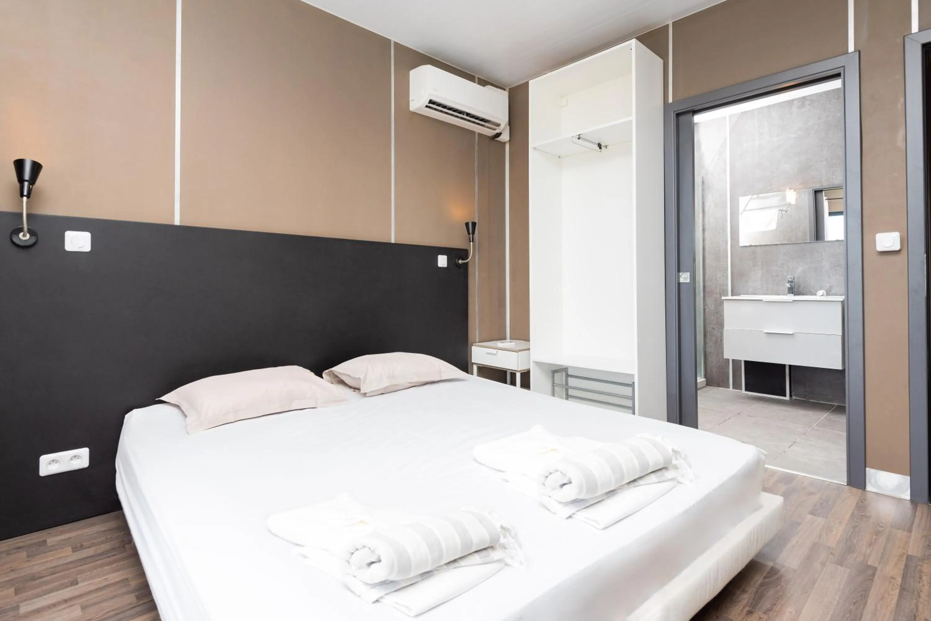 Bed in Le Village de la Pointe