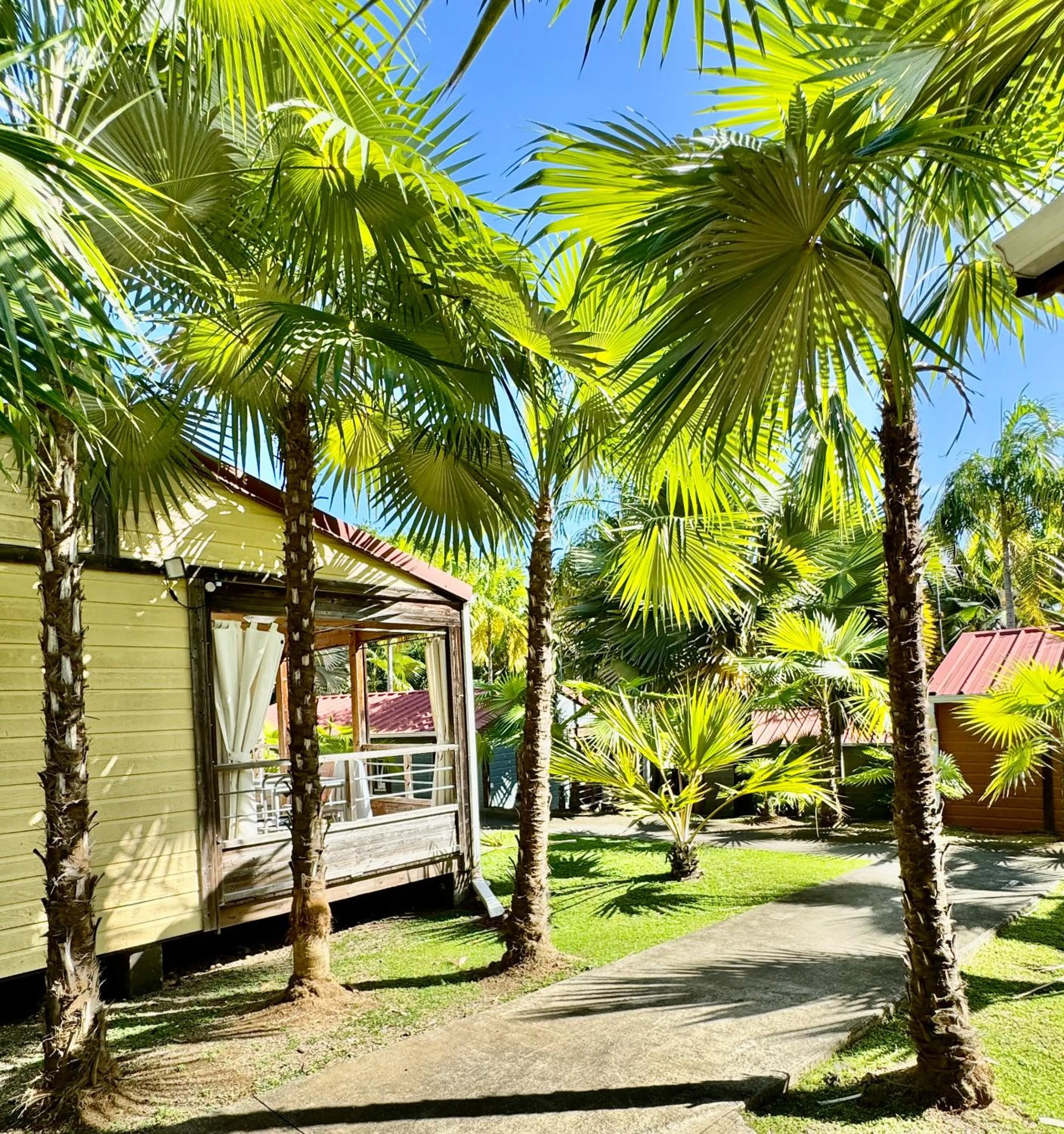 Property building in Le Village de la Pointe