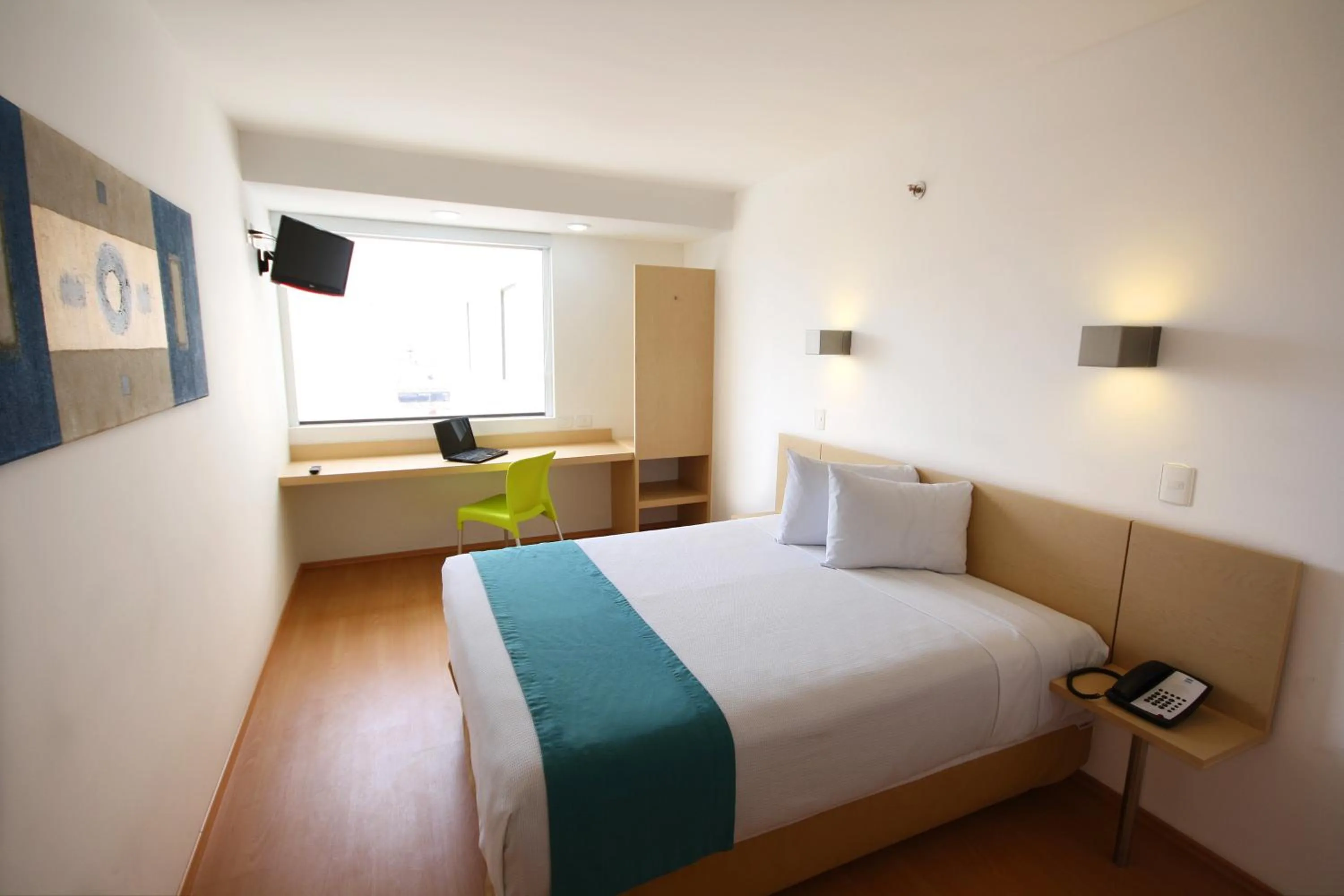 Bedroom, Bed in One Guadalajara Centro Historico