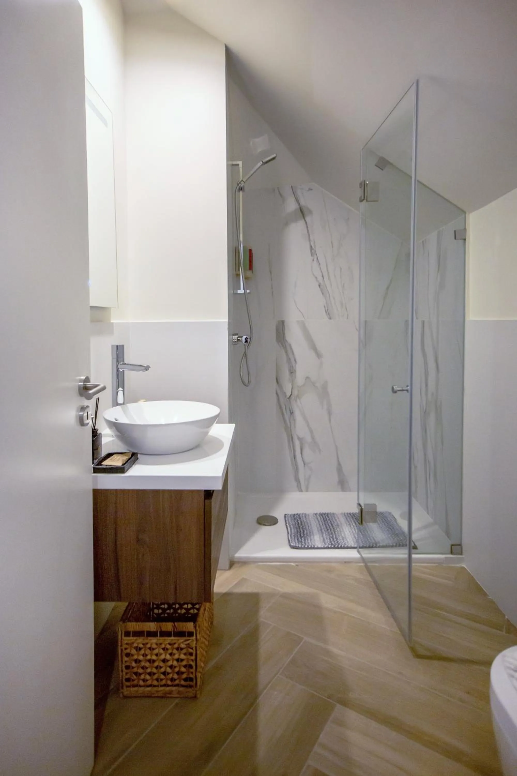 Shower in Guest House Jacarandá Faro