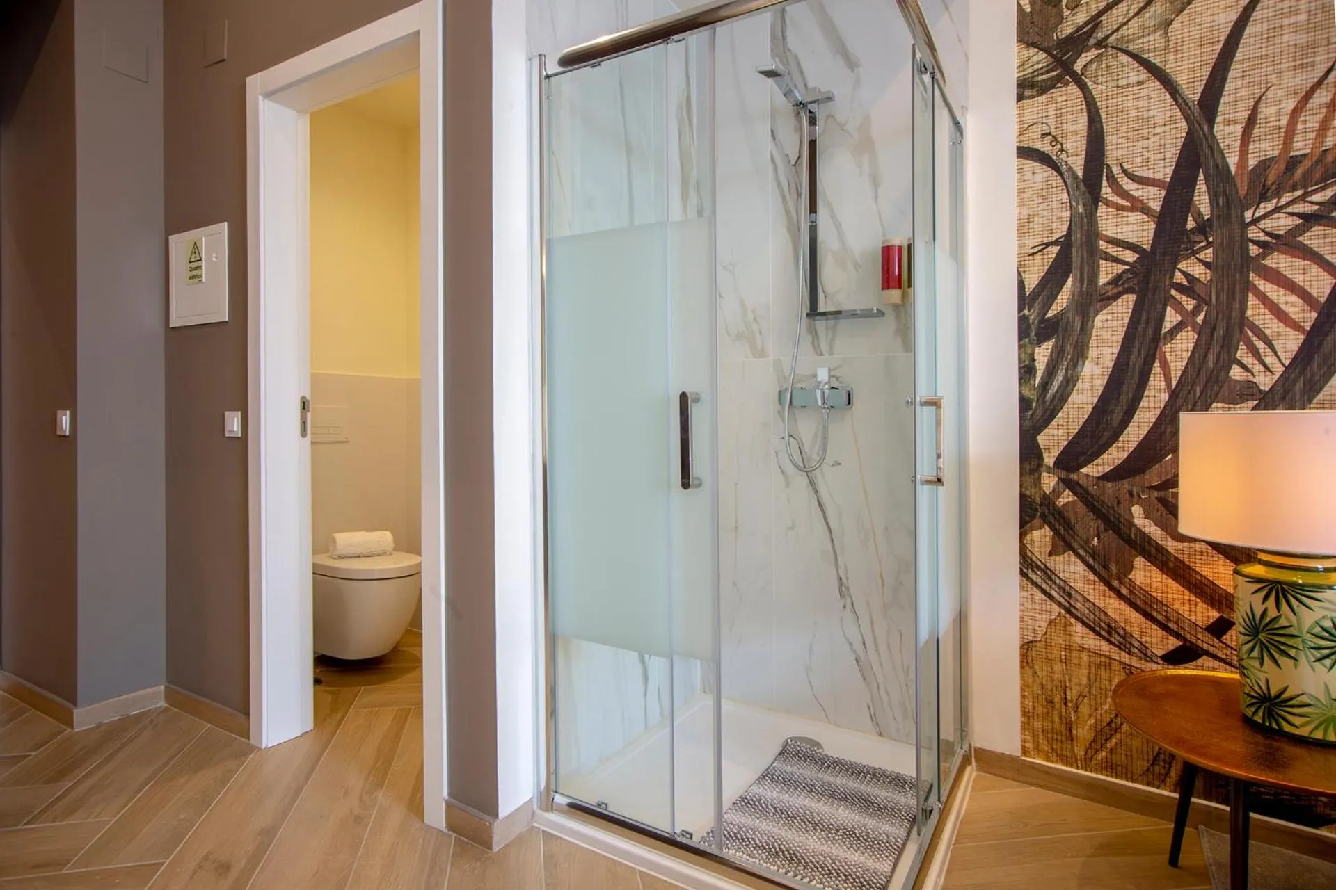 Shower in Guest House Jacarandá Faro