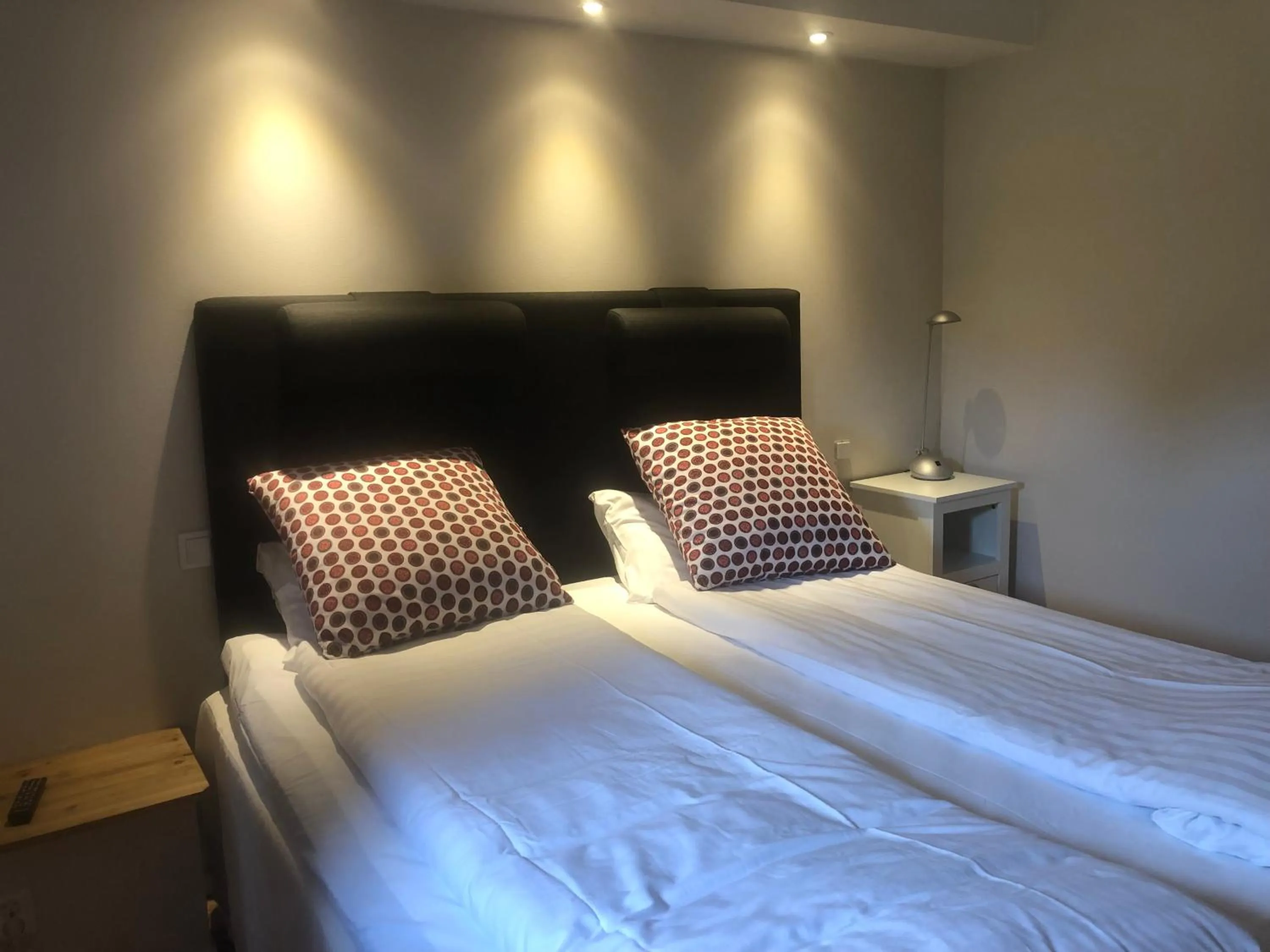 Bed in Skulesjön Hotell