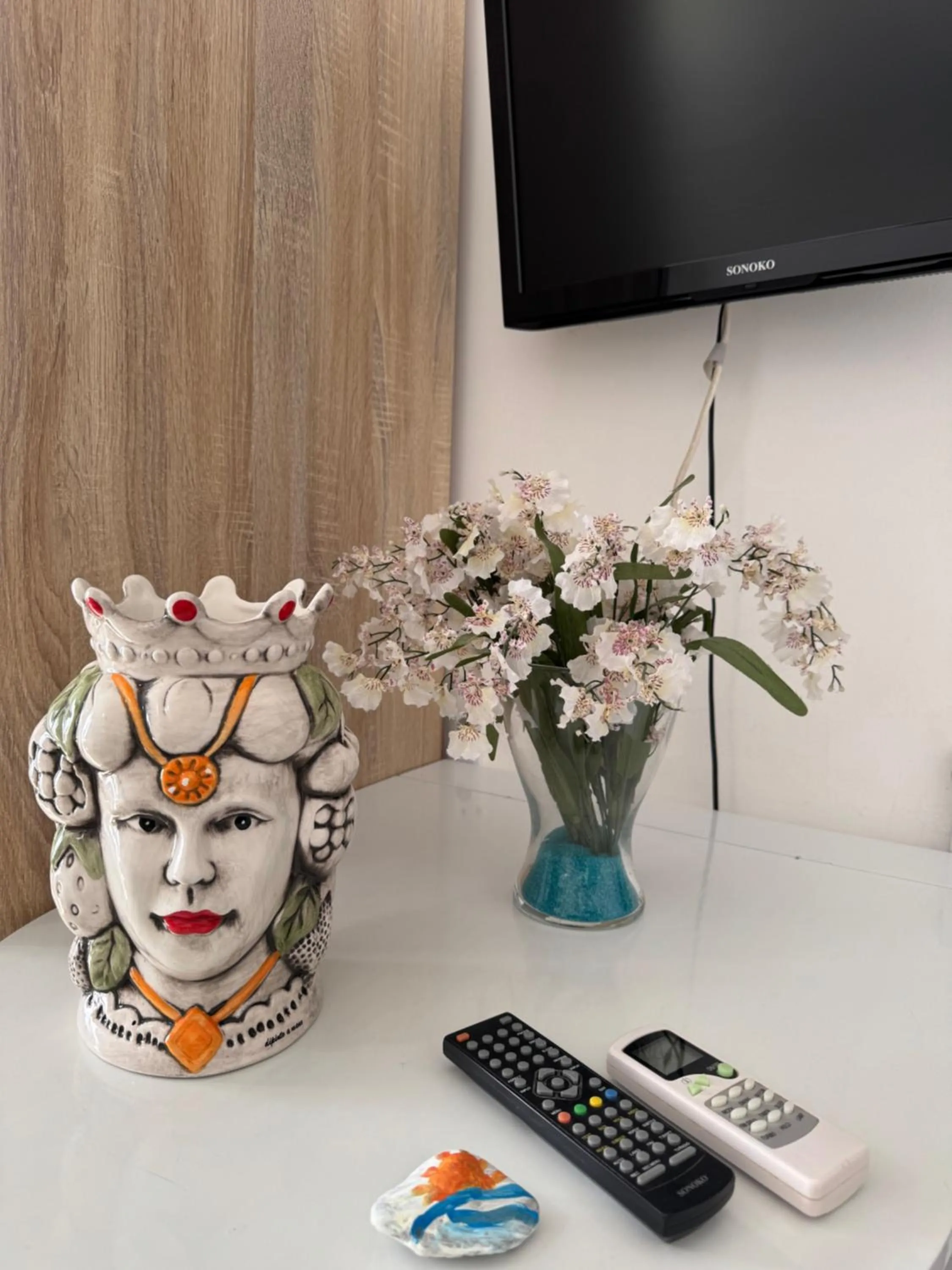 Decorative detail in New Naxos Village