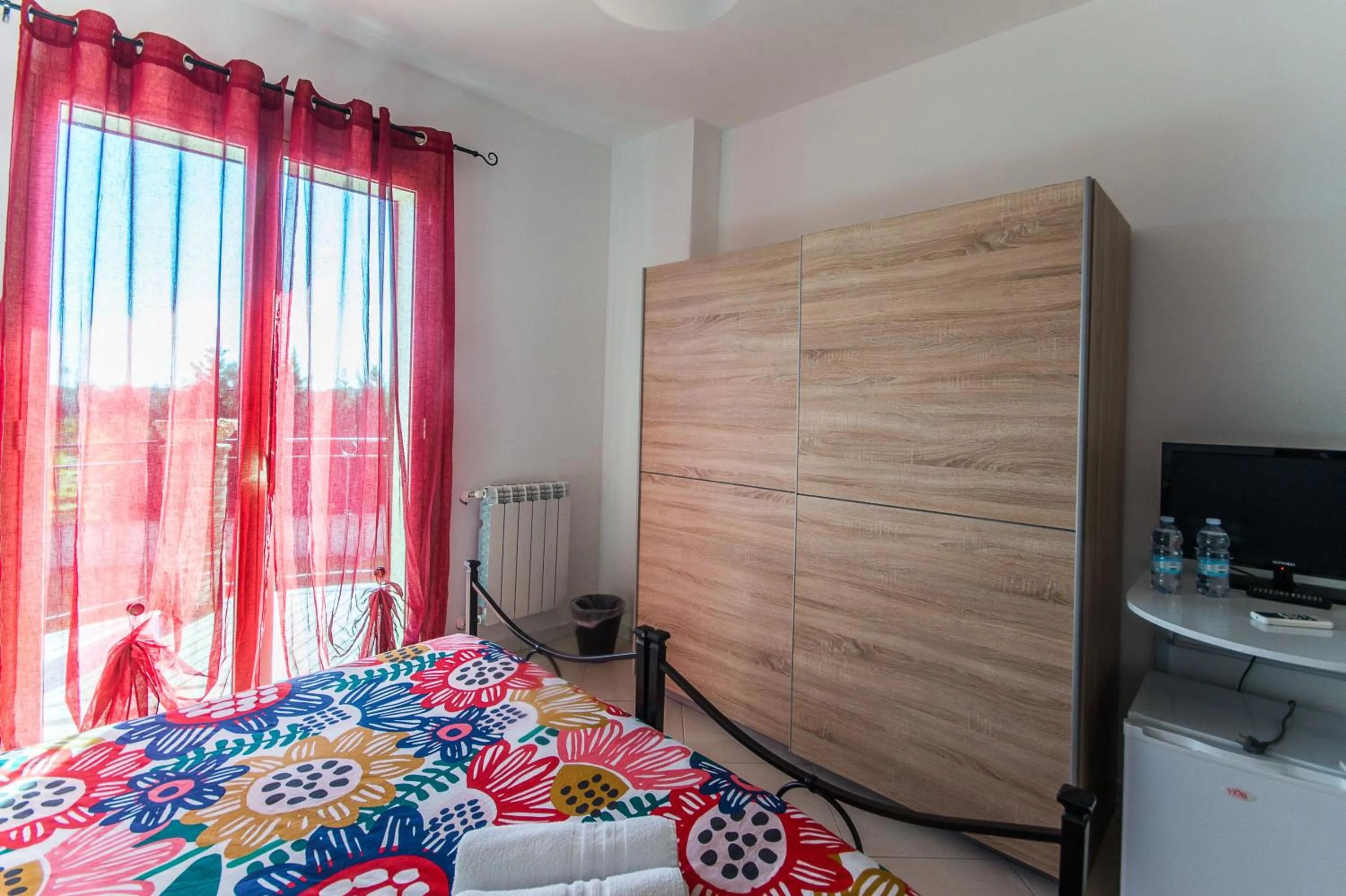 Bedroom, Bed in New Naxos Village