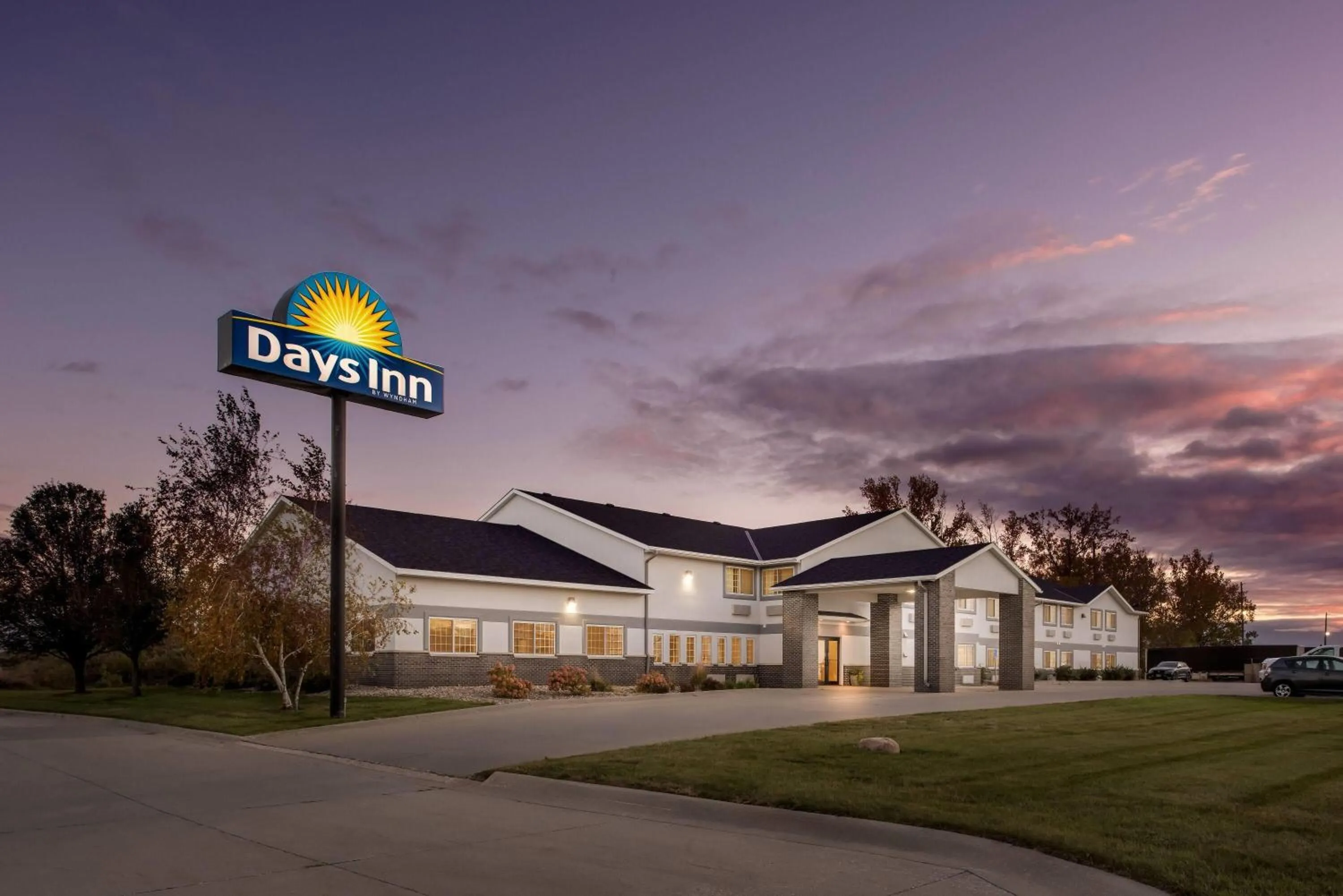 Property building in Days Inn by Wyndham Carroll