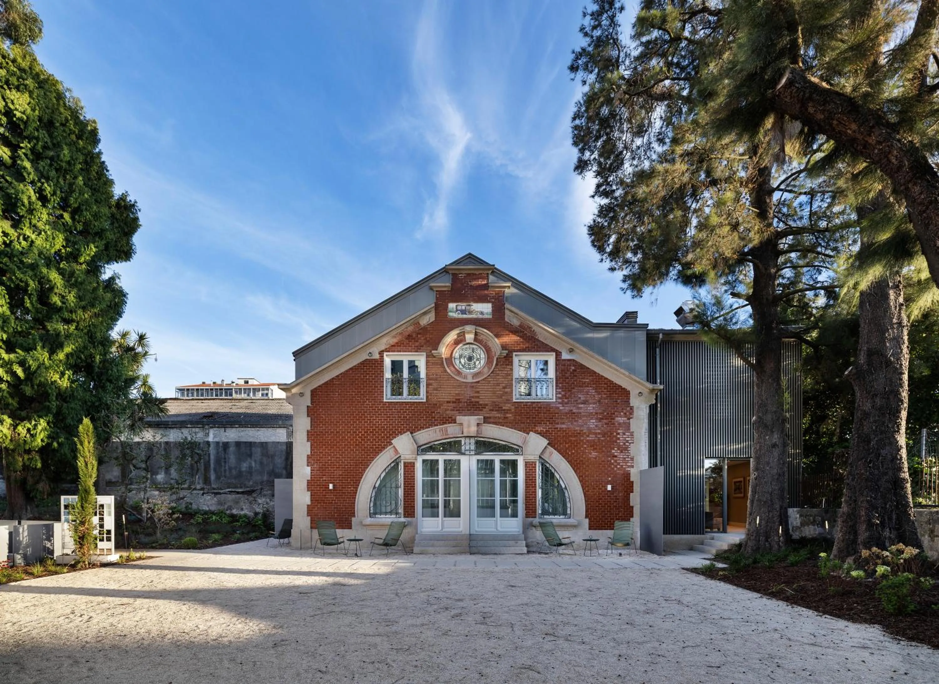 Property building in One Shot Palácio Cedofeita