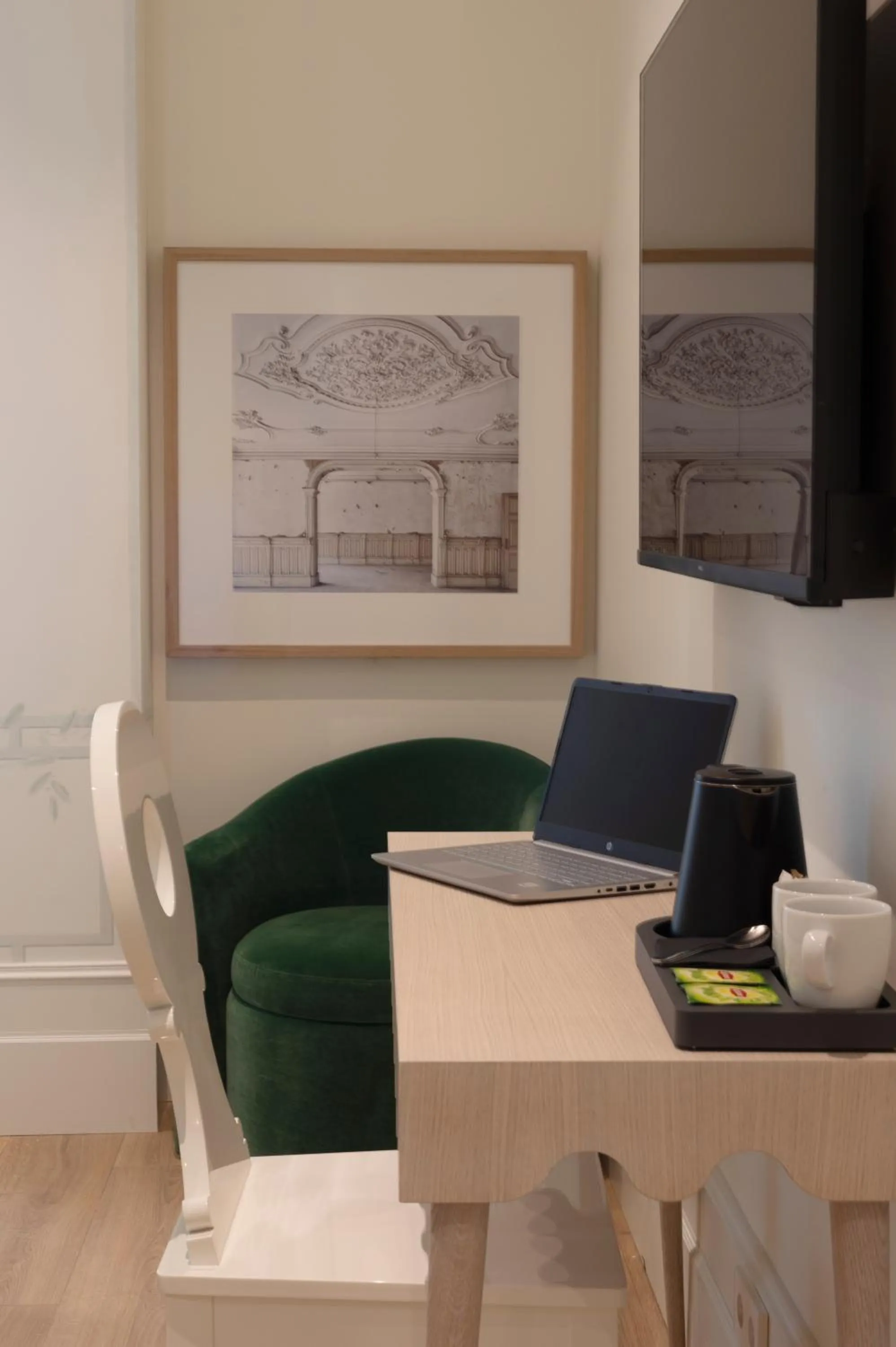 TV and multimedia in One Shot Palácio Cedofeita