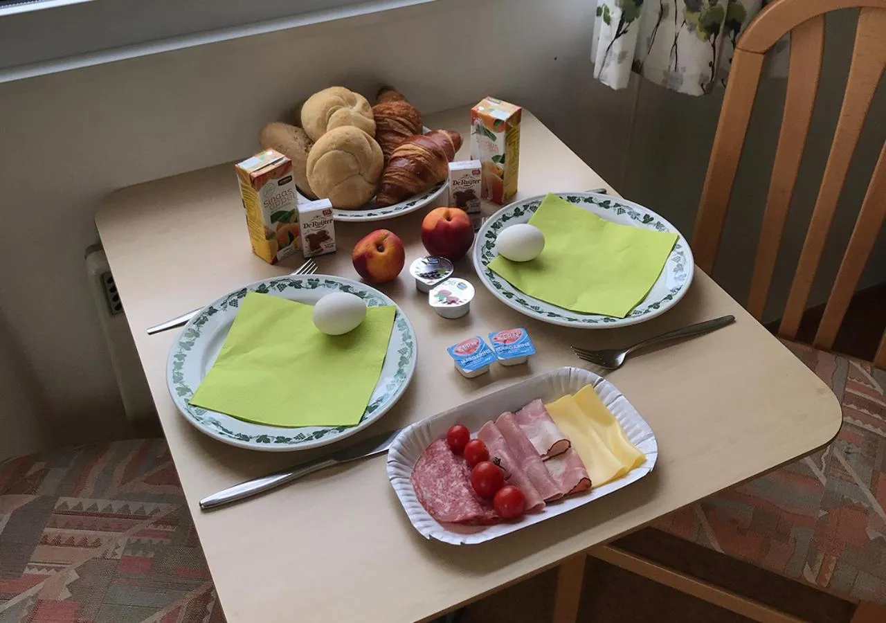 Breakfast in Chaletparc Krabbenkreek Zeeland - Hotel rooms "Terra Mare"