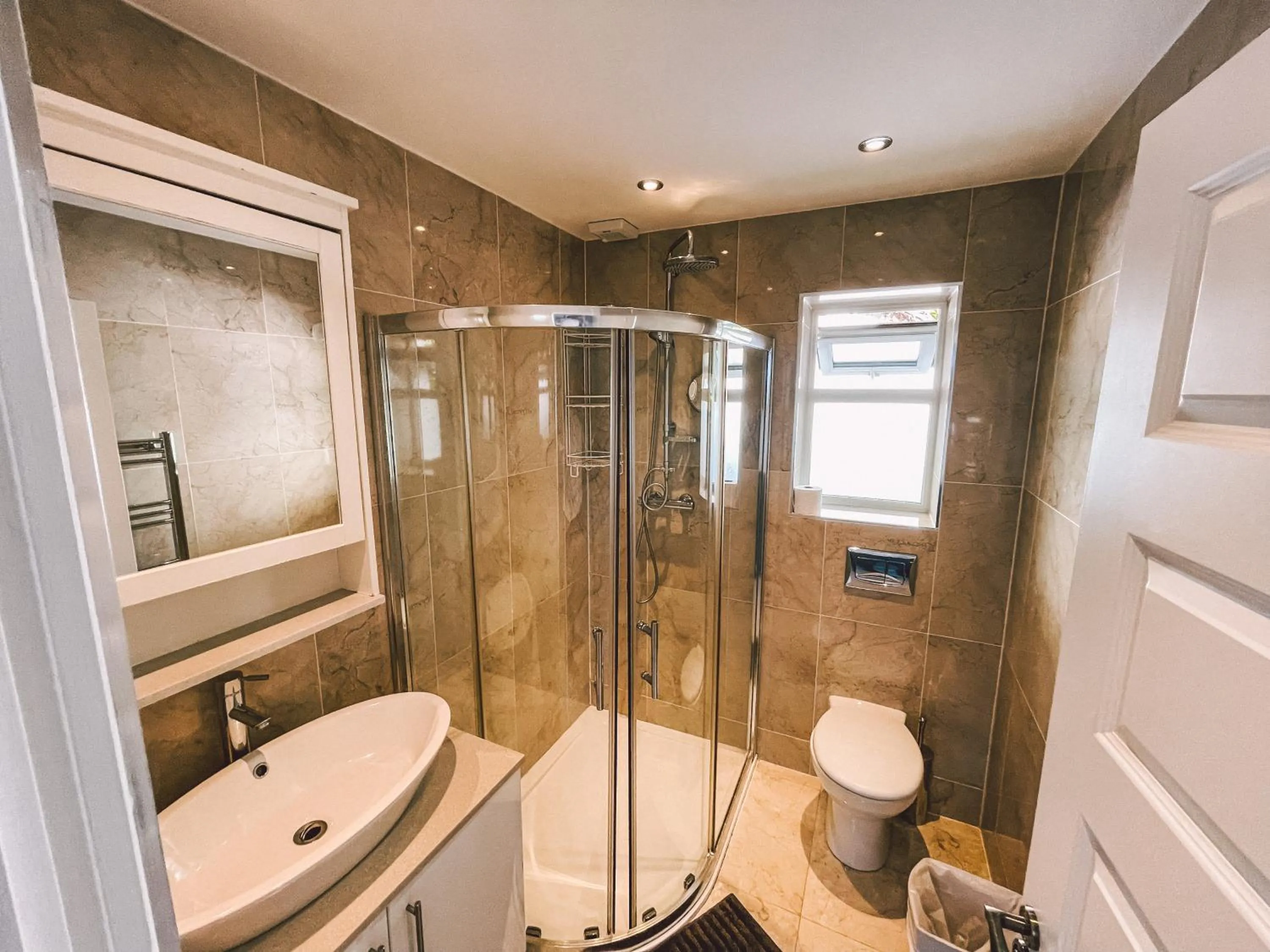 Bathroom in Broc House Suites