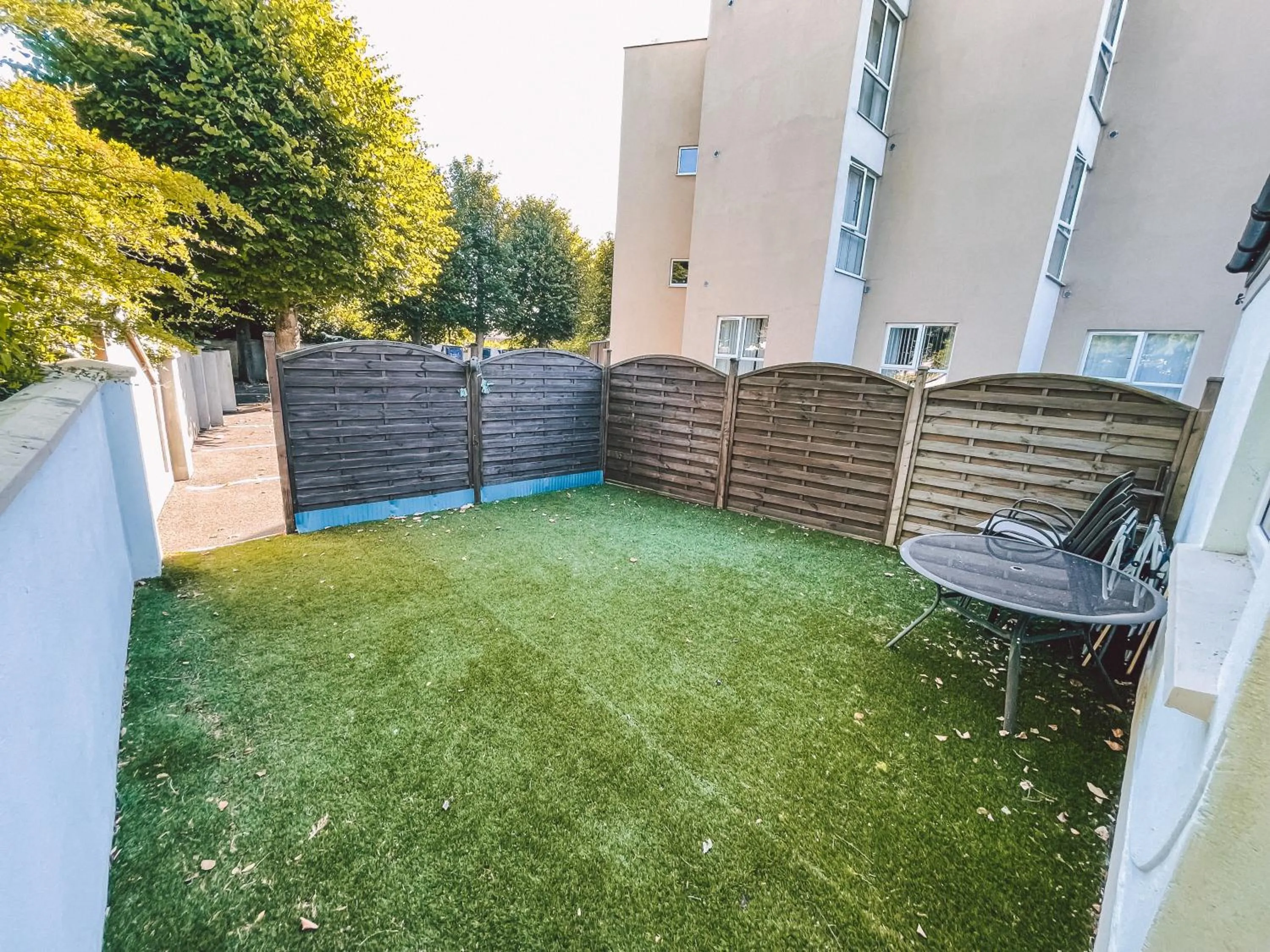 Garden in Broc House Suites