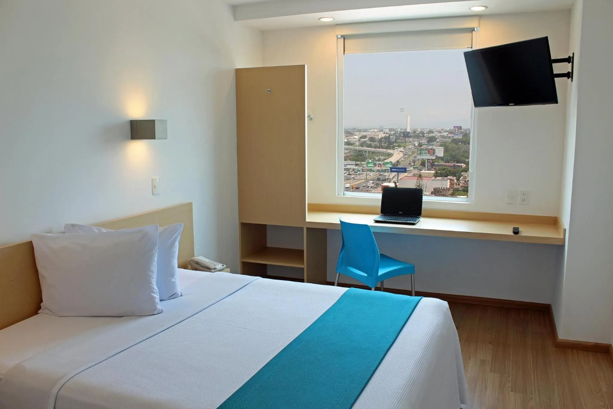 Bedroom, Bed in One Guadalajara Tapatio